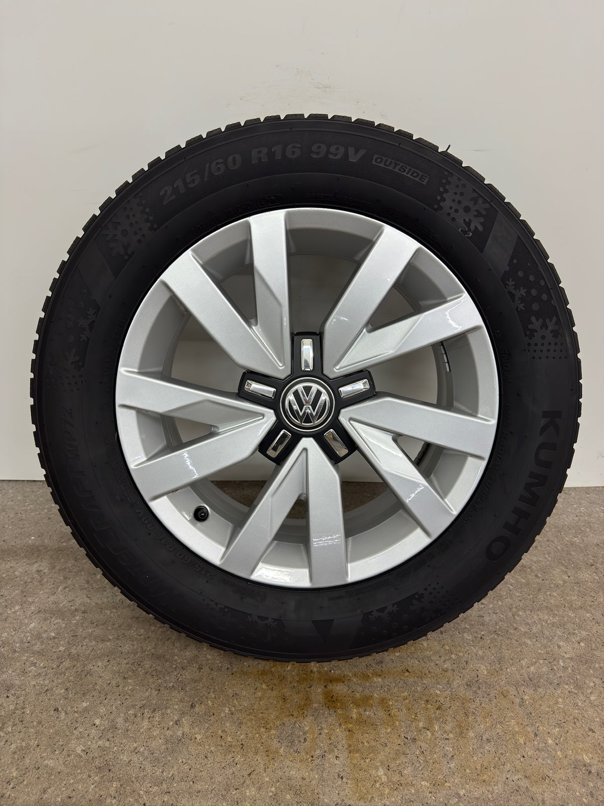 *2 neue Reifen* Original VW Passat B8 3G 16 Zoll Aragon Winterräder Winterreifen Felgen 3G0601025BJ Alufelgen Silber 215/60 R16 99H M+S 6,5x16 ET41 Limousine Variant Winterradsatz