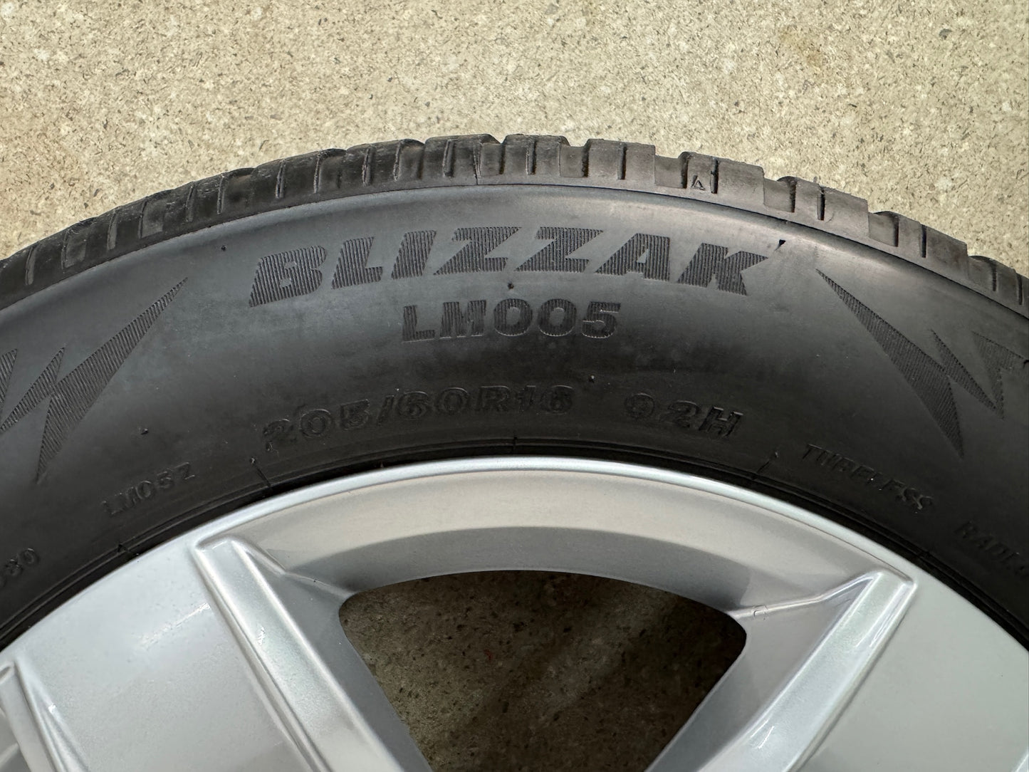 Original VW T-Roc 2GA A1 16 Zoll Corvara Winterräder Winterreifen Felgen 2GA601025Q 2GA071496A Alufelgen 205/60 R16 92H 6x16 ET43 Cabriolet 5x112 M+S SUV Winterradsatz MwSt.