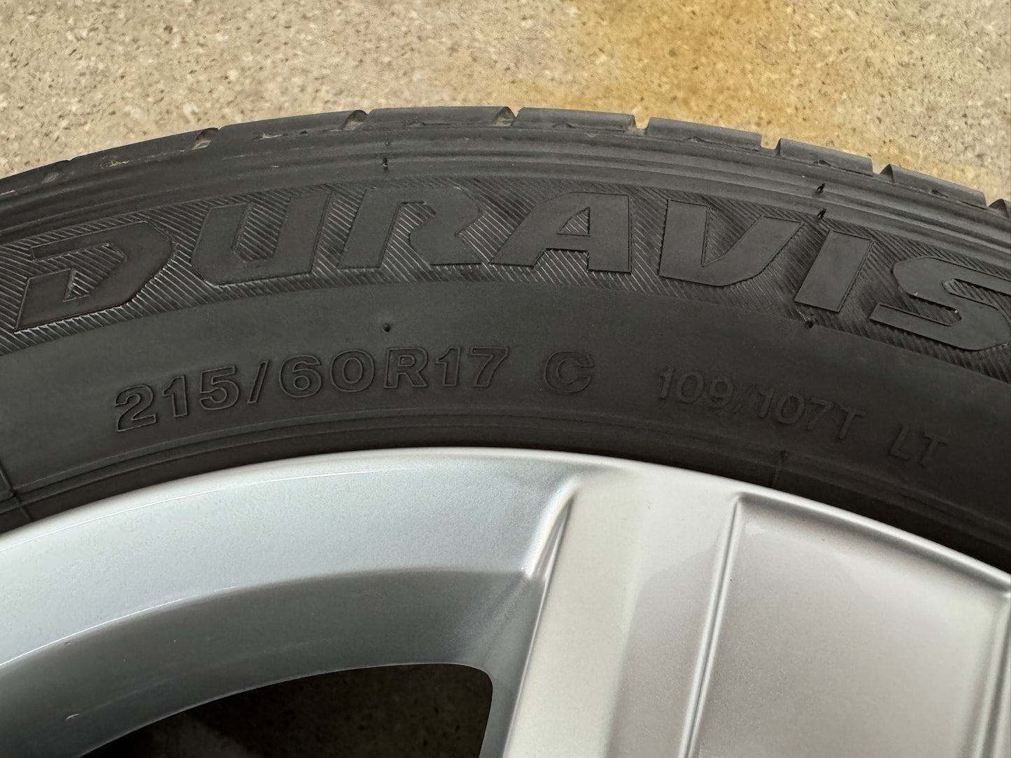 Original VW T5 T6 7E 7H 17 Zoll Devonport Sommerräder Sommerreifen Felgen Alufelgen 7E0601025P Bus Bulli Multivan Transporter Kasten T5.1 T5.2 T6.1 T6.2 215/60 R17 C 104H