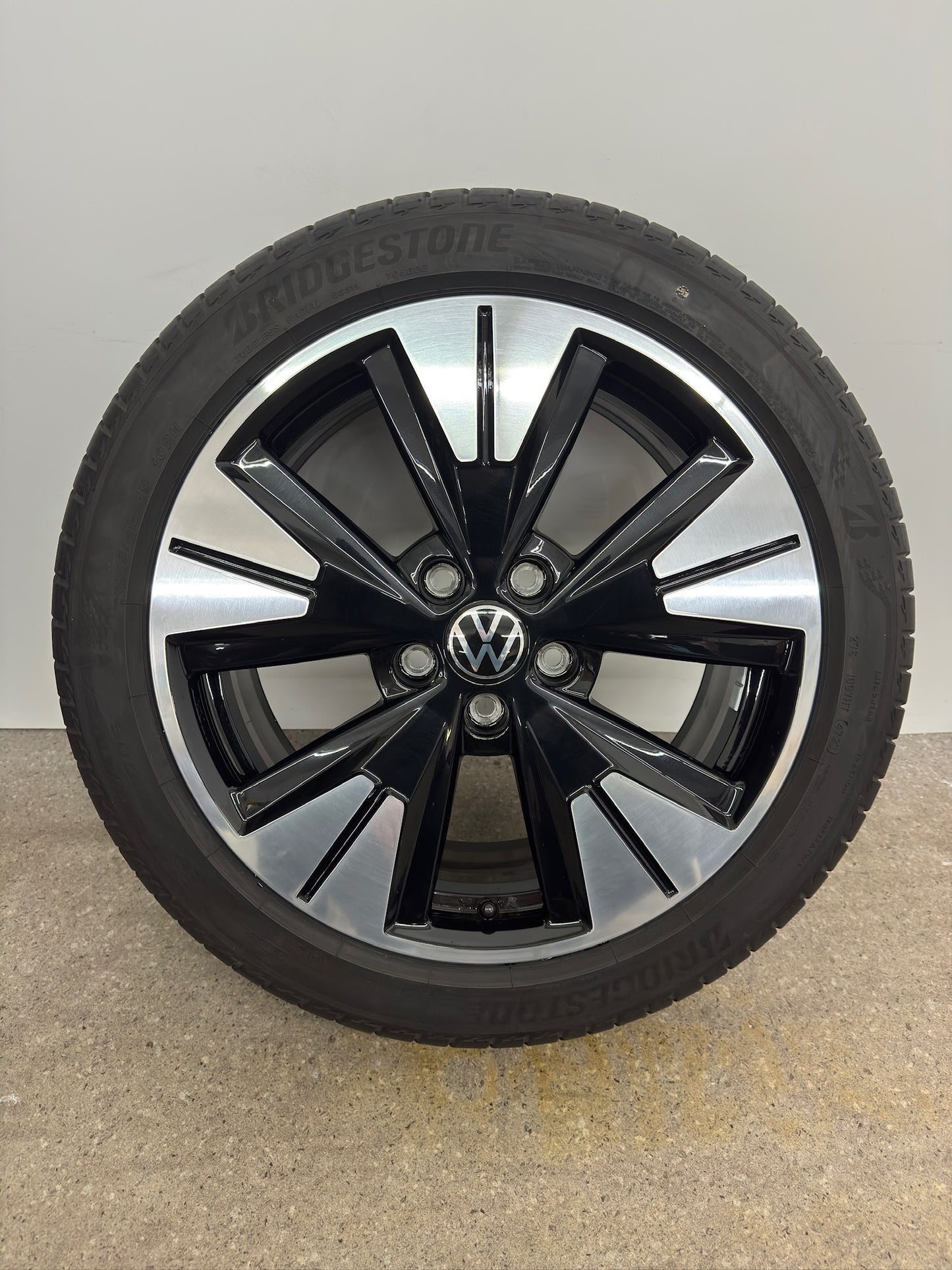 Original VW T7 Multivan Halmstad Sommerräder 7T0601025C 245/45 R19 Zoll Sommerreifen Felgen Alufelgen Bulli Van California Beach