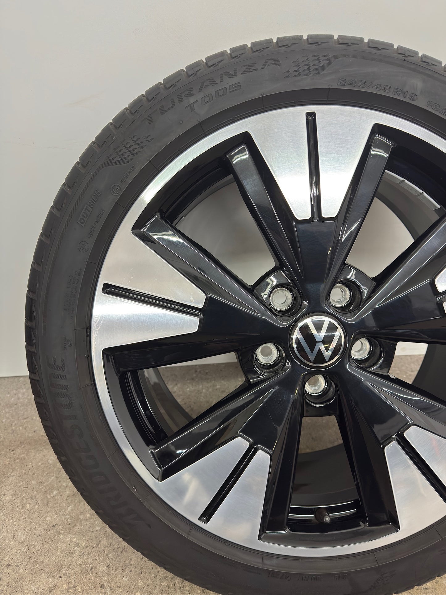 Original VW T7 Multivan Halmstad Sommerräder 7T0601025C 245/45 R19 Zoll Sommerreifen Felgen Alufelgen Bulli Van California Beach