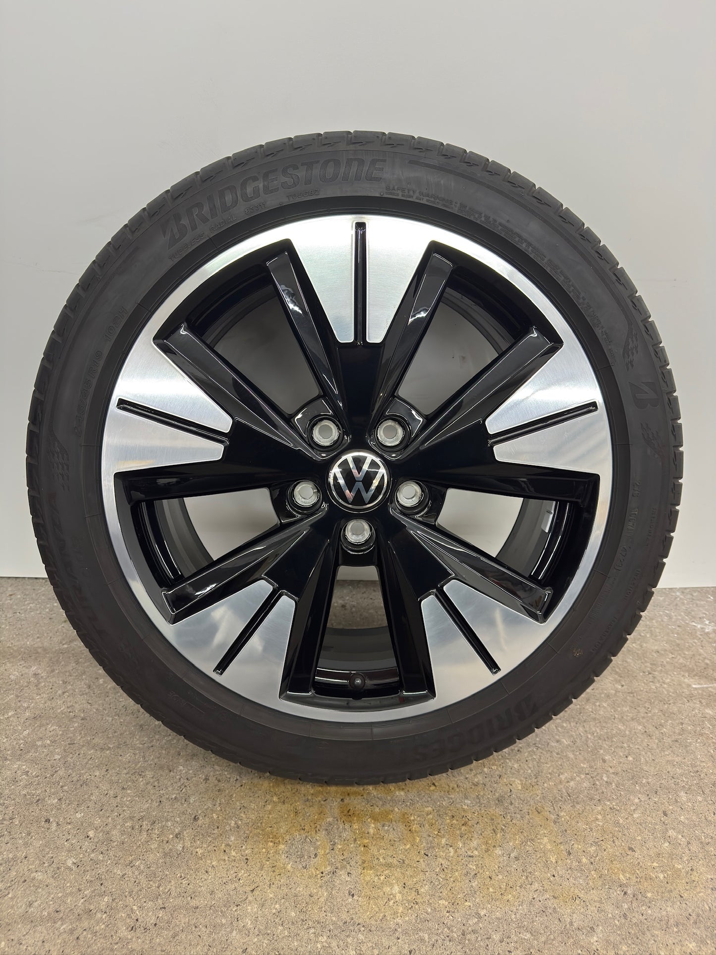 Original VW T7 Multivan Halmstad Sommerräder 7T0601025C 245/45 R19 Zoll Sommerreifen Felgen Alufelgen Bulli Van California Beach