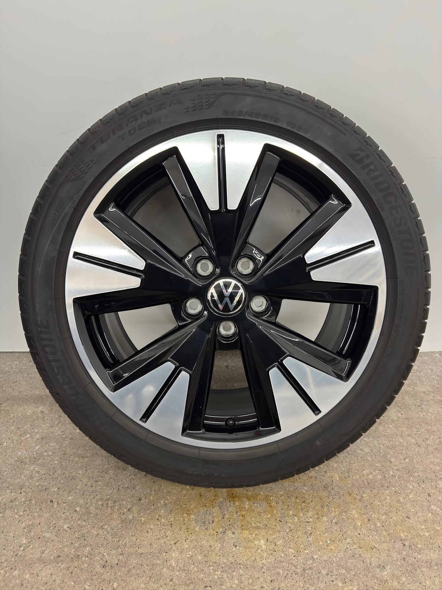 Original VW T7 Multivan Halmstad Sommerräder 7T0601025C 245/45 R19 Zoll Sommerreifen Felgen Alufelgen Bulli Van California Beach