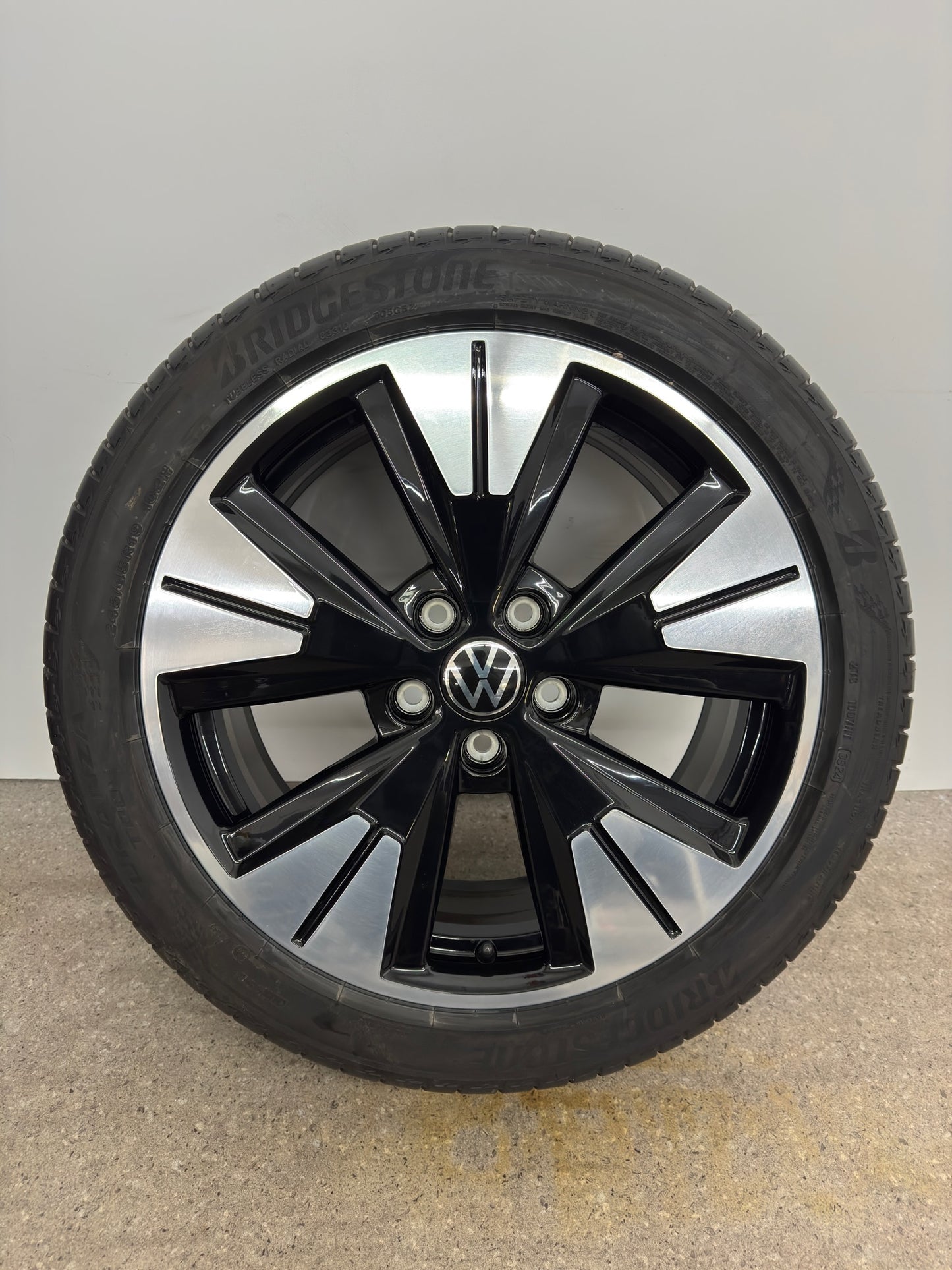 Original VW T7 Multivan Halmstad Sommerräder 7T0601025C 245/45 R19 Zoll Sommerreifen Felgen Alufelgen Bulli Van California Beach