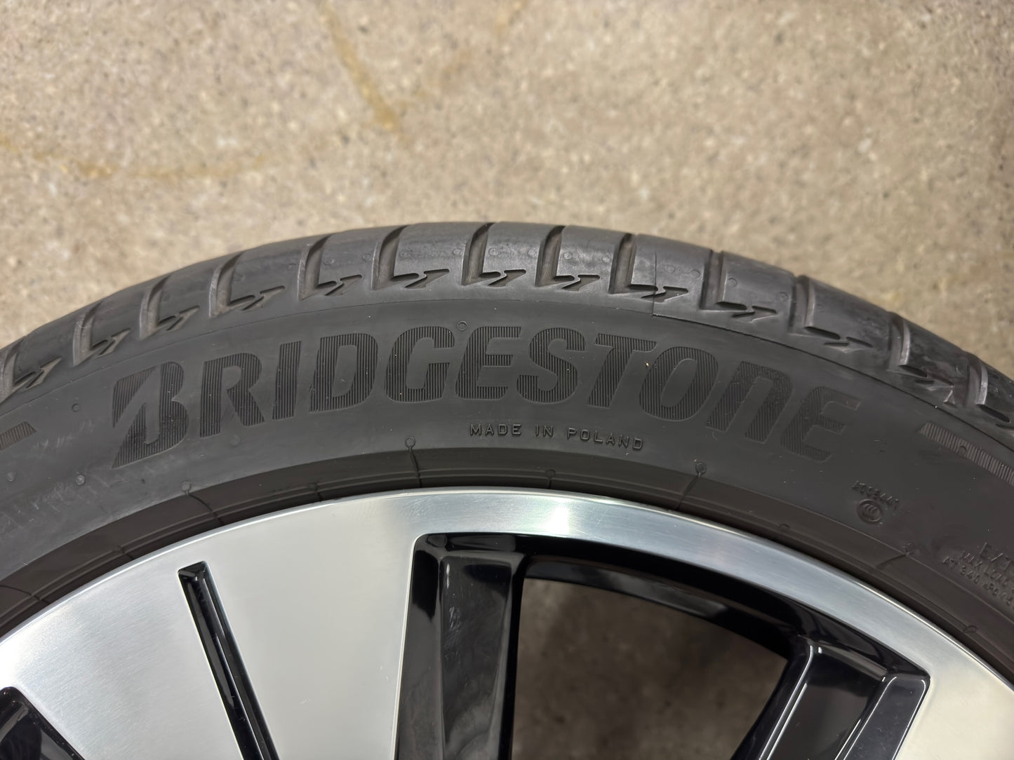 Original VW T7 Multivan Halmstad Sommerräder 7T0601025C 245/45 R19 Zoll Sommerreifen Felgen Alufelgen Bulli Van California Beach