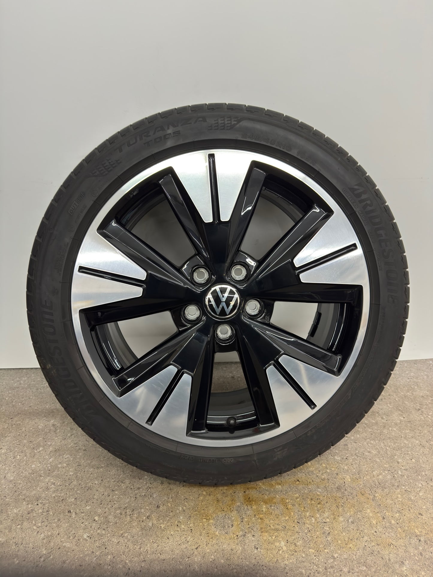 Original VW T7 Multivan Halmstad Sommerräder 7T0601025C 245/45 R19 Zoll Sommerreifen Felgen Alufelgen Bulli Van California Beach
