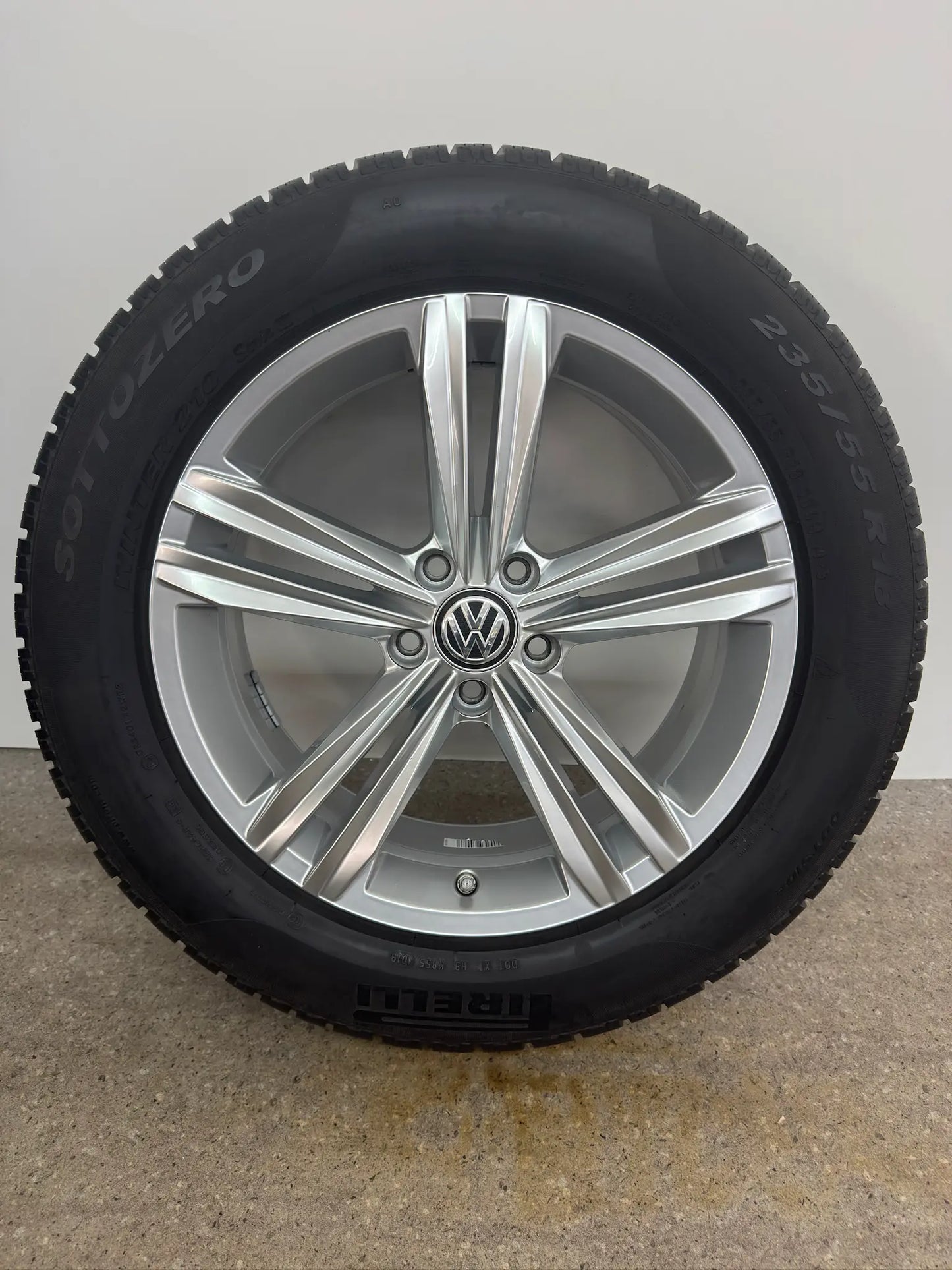 Original VW Tiguan II 2 Sebring 18 Zoll Winterräder Winterreifen Felgen 5NA601025M 5NA601025AQ Alufelgen 235/55 R18 104H M+S R-Line Silber Allspace AD1 5NA RDKS Winterradsatz