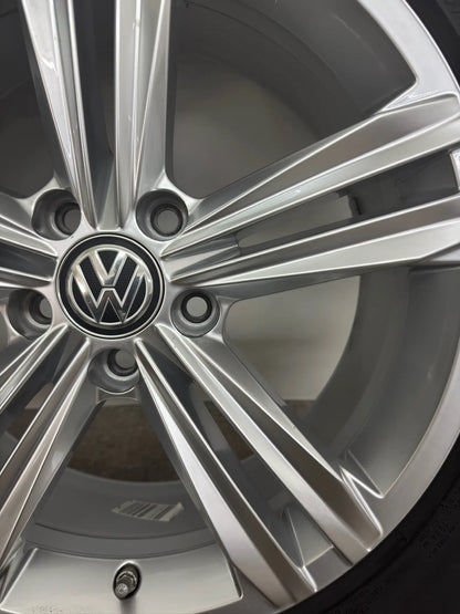 Original VW Tiguan II 2 Sebring 18 Zoll Winterräder Winterreifen Felgen 5NA601025M 5NA601025AQ Alufelgen 235/55 R18 104H M+S R-Line Silber Allspace AD1 5NA RDKS Winterradsatz