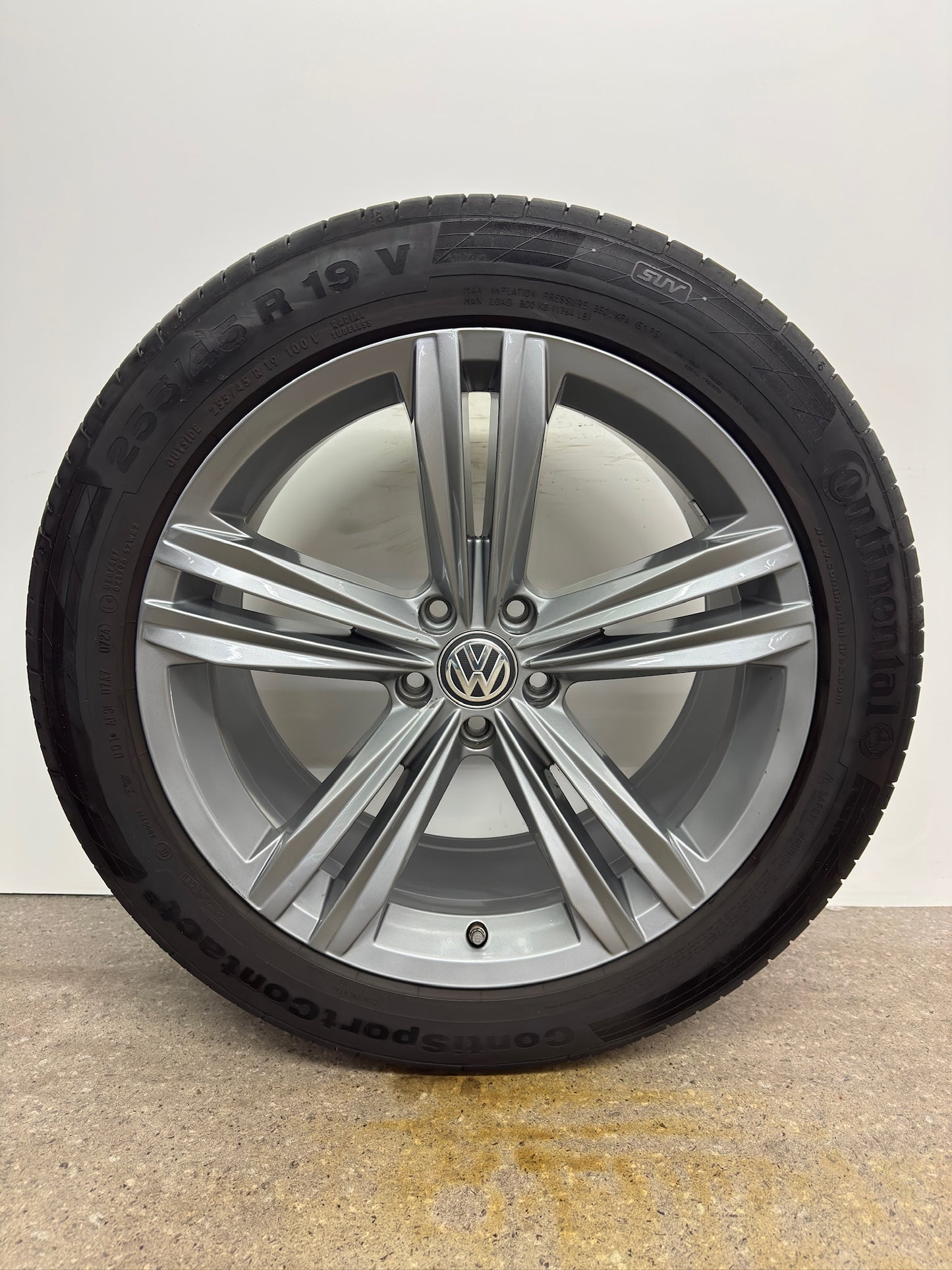 Original VW Tiguan II 2 Sebring 19 Zoll Sommerräder Sommerreifen Felgen 5NA601025E Alufelgen R-Line Allspace 255/45 R19 100V 5x112 8,5x19 ET38 SUV Anthrazit RDKS AD1 5NA 5N Sommerradsatz