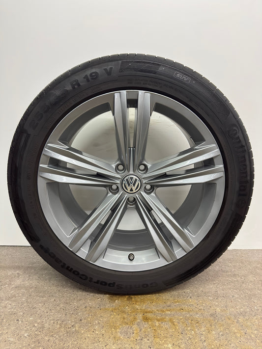 Original VW Tiguan II 2 Sebring 19 Zoll Sommerräder Sommerreifen Felgen 5NA601025E Alufelgen R-Line Allspace 255/45 R19 100V 5x112 8,5x19 ET38 SUV Anthrazit RDKS AD1 5NA 5N Sommerradsatz