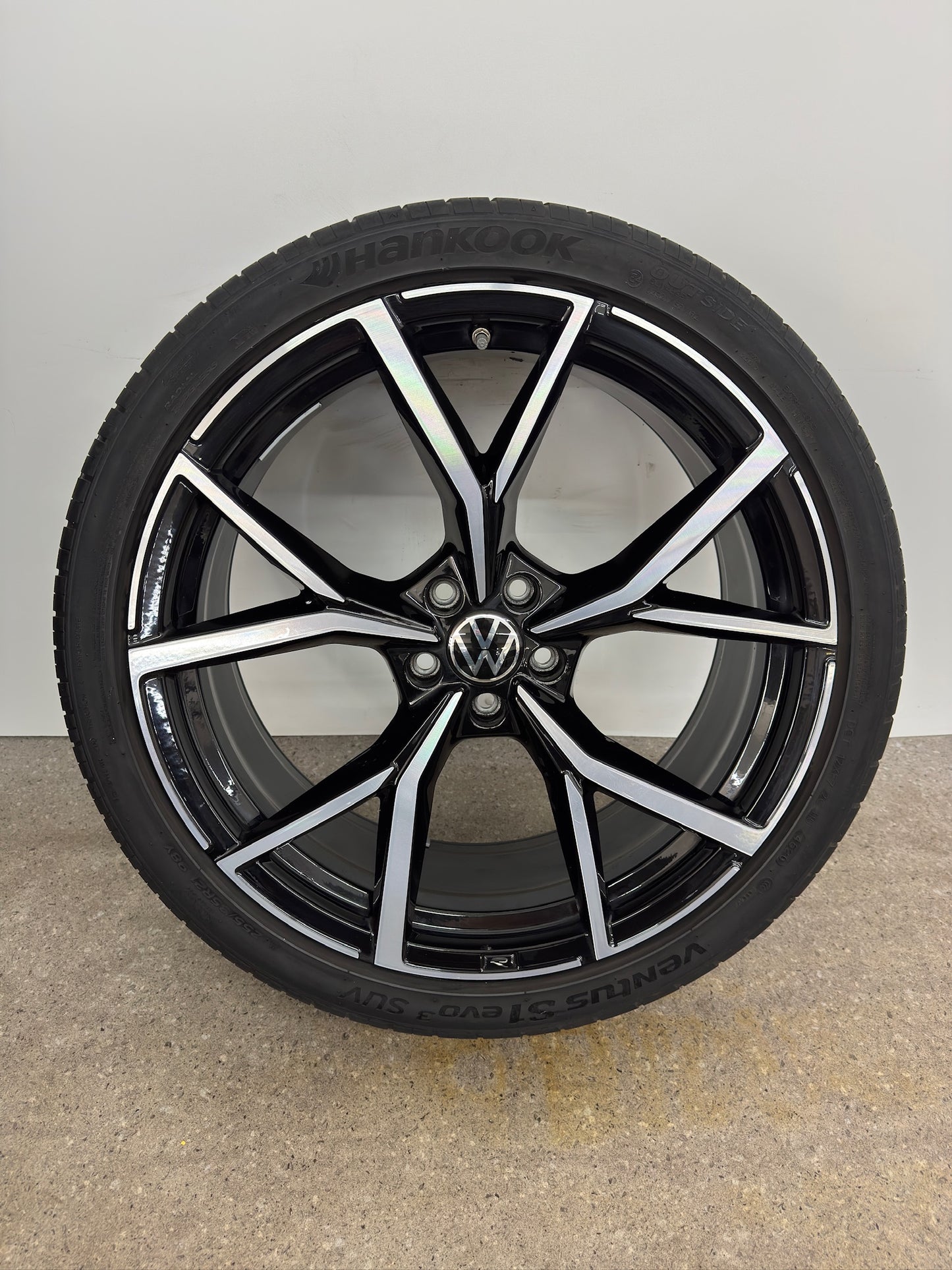 Top Zustand Original VW Tiguan R II 2 5N Estoril 21 Zoll Felgen 5NA601025AK Alufelgen AD1 5x112 8,5x21 ET38 MwSt. Brutto Felgensatz R-Line Volkswagen (REIFEN NUR TRANSPORTSCHUTZ)