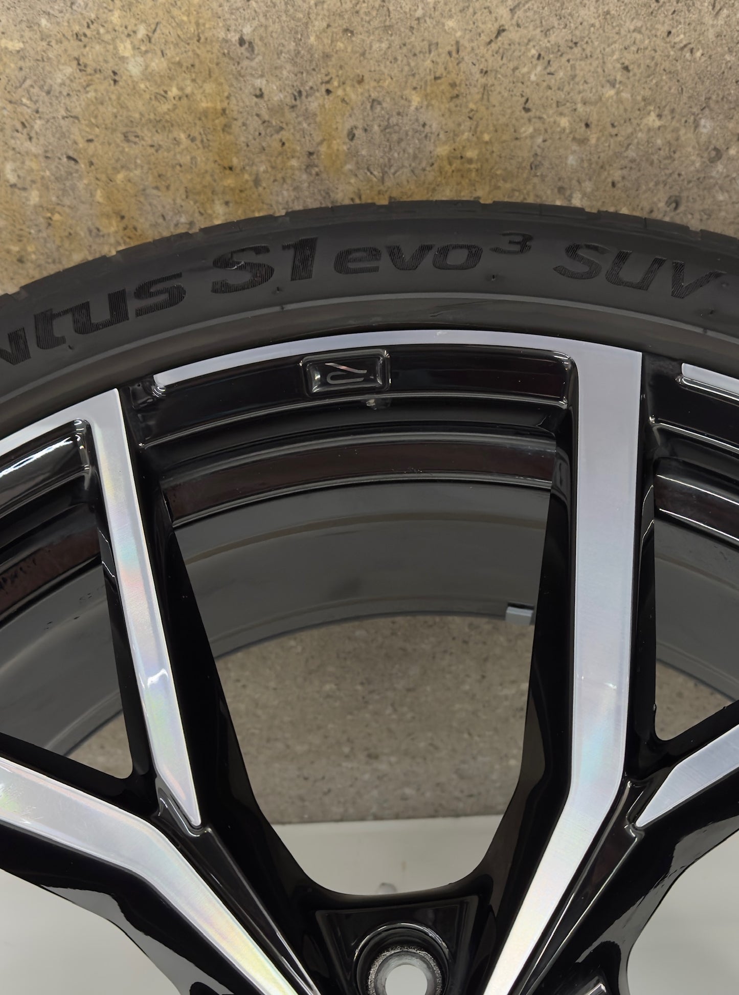 Top Zustand Original VW Tiguan R II 2 5N Estoril 21 Zoll Felgen 5NA601025AK Alufelgen AD1 5x112 8,5x21 ET38 MwSt. Brutto Felgensatz R-Line Volkswagen (REIFEN NUR TRANSPORTSCHUTZ)