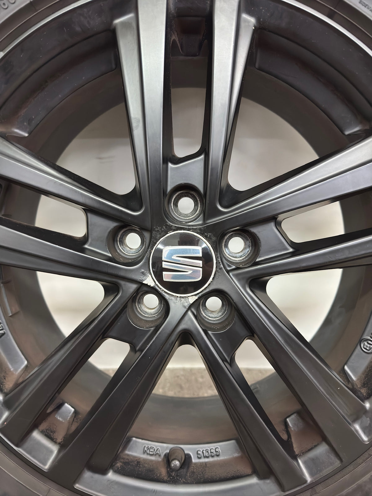 Seat Arona KJ 16 Zoll Winterräder Winterreifen Felgen Alufelgen 205/60 R16 96H Schwarz M+S 5x100 6x16 ET45 SUV Pirelli SeatInside KBA 51055 Winterradsatz MwSt. ausweisbar