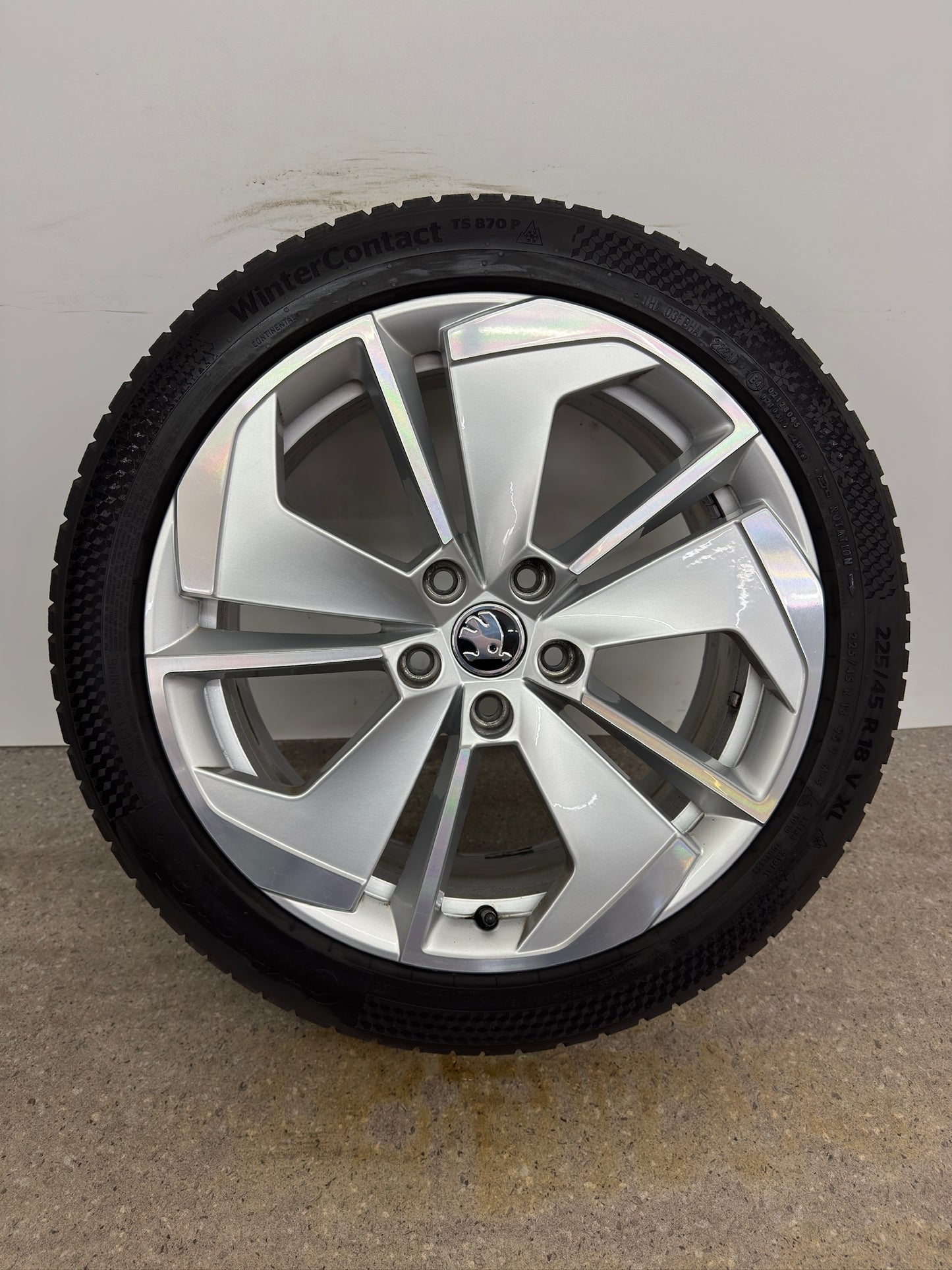 TOP 7-6,5mm Original Skoda Octavia IV NX 18 Zoll Comet Winterräder Winterreifen Felgen 5E3601025AQ 5E3601025AP 5E3601025M 5E3601025N RS Line Scout 225/45 R18 91Y Winterradsatz MwSt.