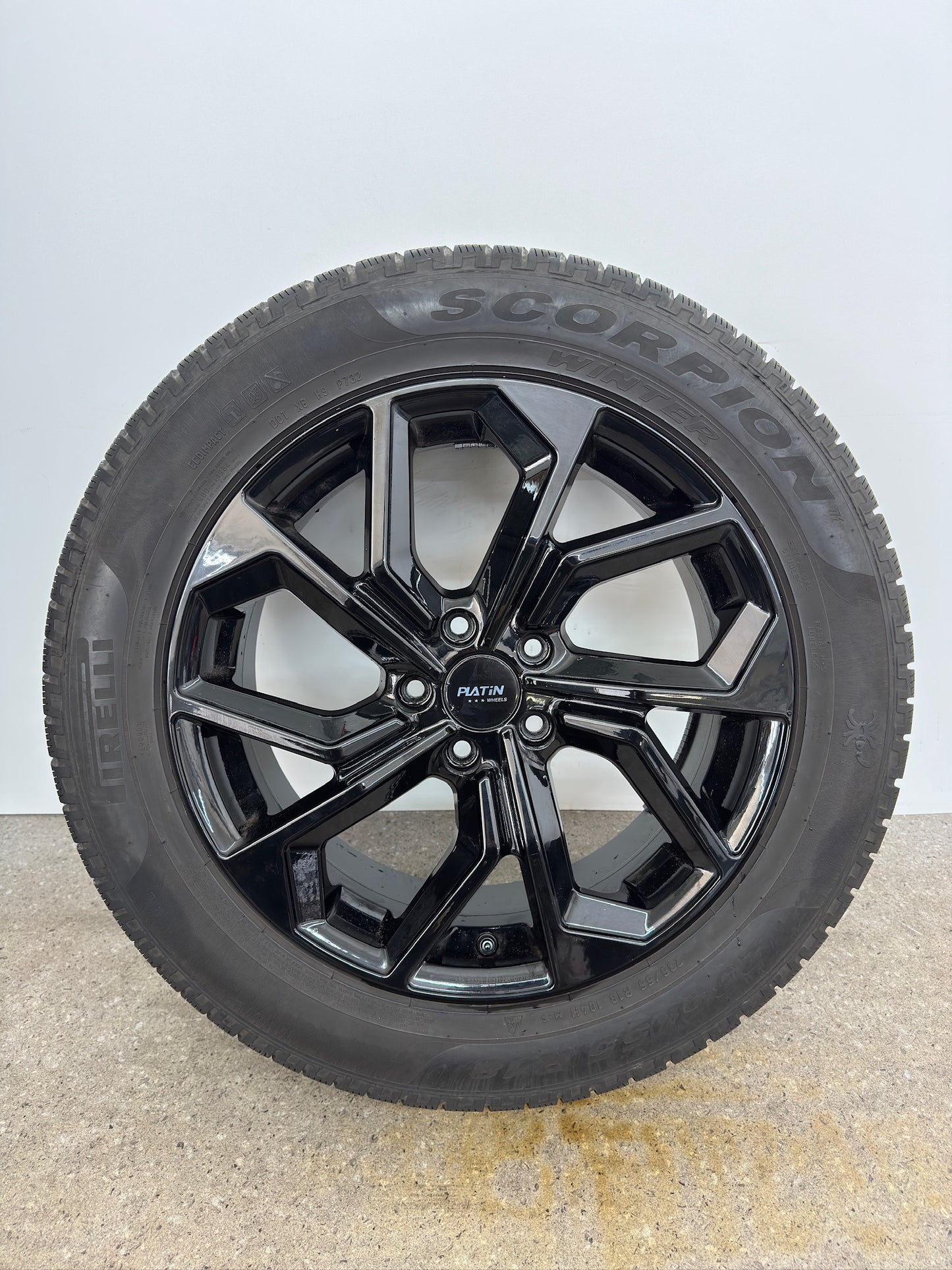 TOP 7-6mm VW Tiguan II 2 5N Skoda Kodiaq I 1 NS 18 Zoll Winterräder Winterreifen Felgen Alufelgen Schwarz 235/55 R18 104H M+S 7x18 ET43 KBA 53325 Allspace R-Line Winterradsatz MwSt. SUV Pirelli