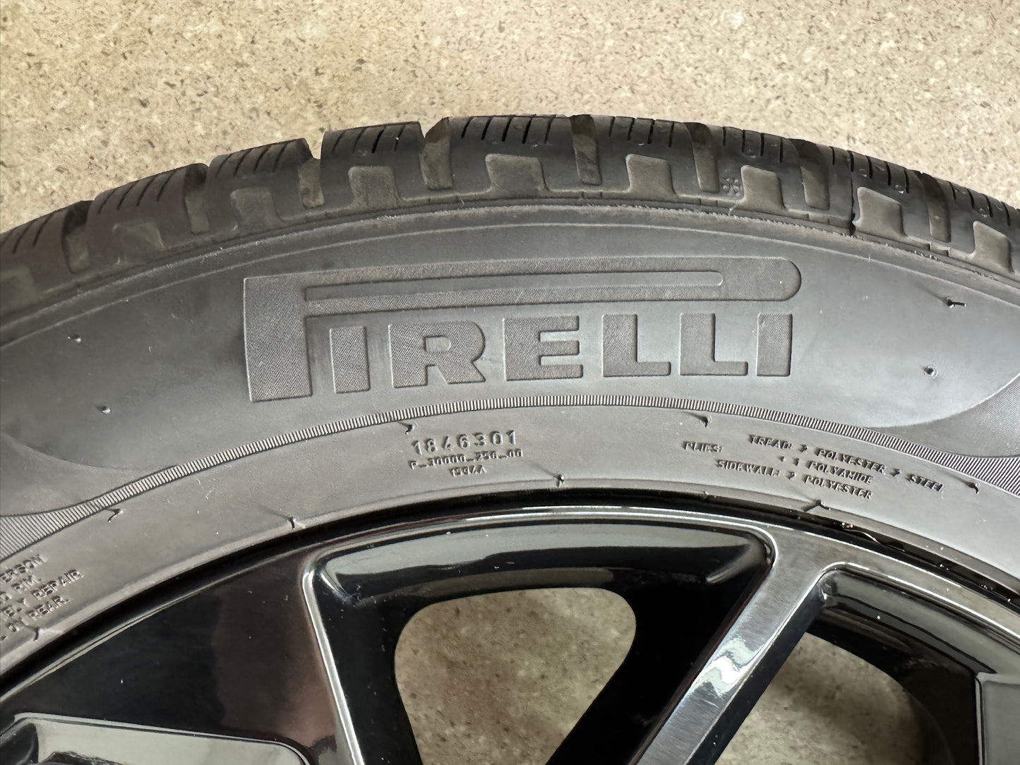 TOP 7-6mm VW Tiguan II 2 5N Skoda Kodiaq I 1 NS 18 Zoll Winterräder Winterreifen Felgen Alufelgen Schwarz 235/55 R18 104H M+S 7x18 ET43 KBA 53325 Allspace R-Line Winterradsatz MwSt. SUV Pirelli