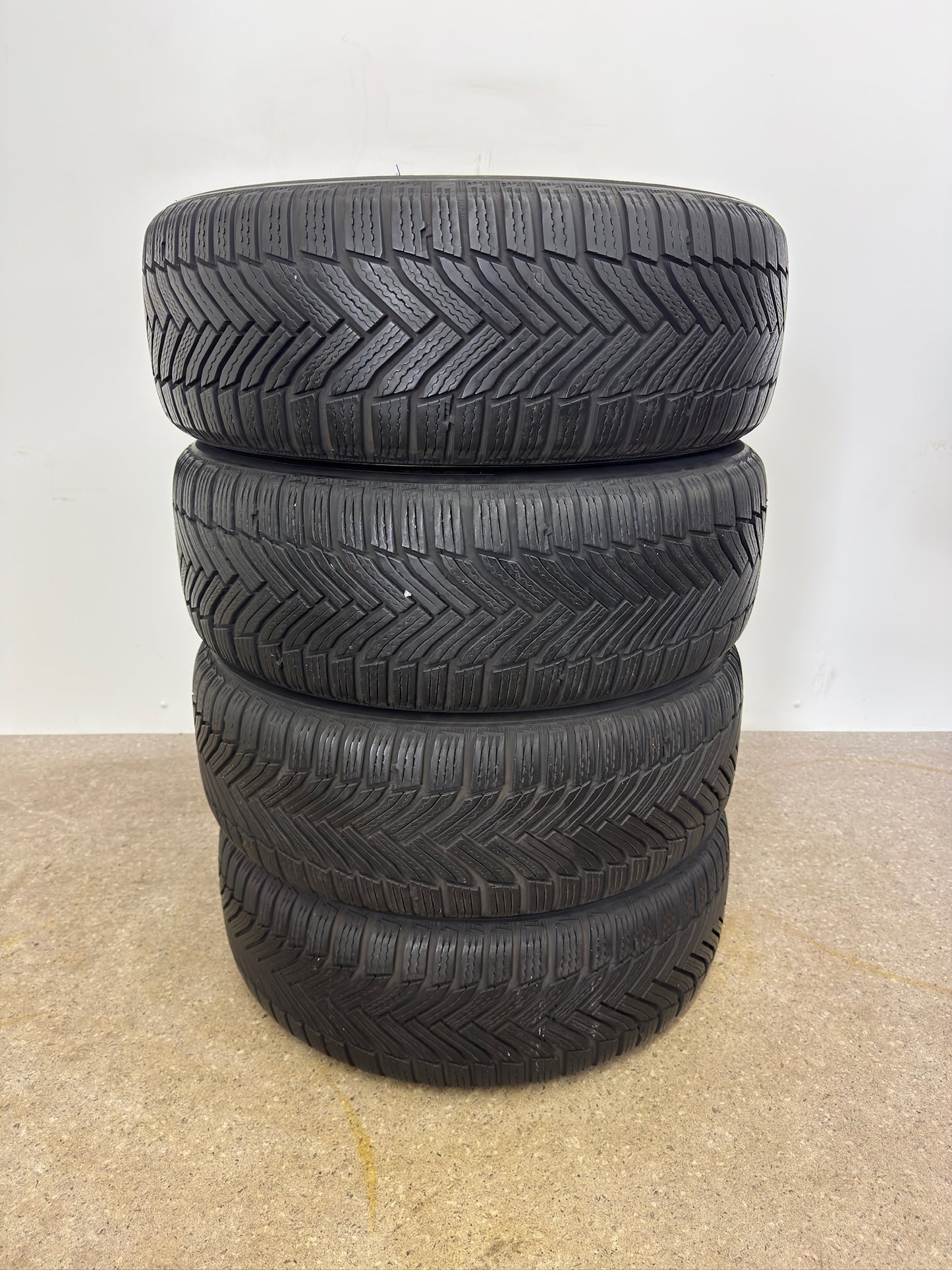 TOP 7,3 / 6,5mm VW Touran II 2 5T Skoda Yeti 5L 16 Zoll Winterräder Winterreifen Felgen Alufelgen KBA49303 Silber 215/60 R16 99H Michelin Alpin 6 Winterradsatz M+S