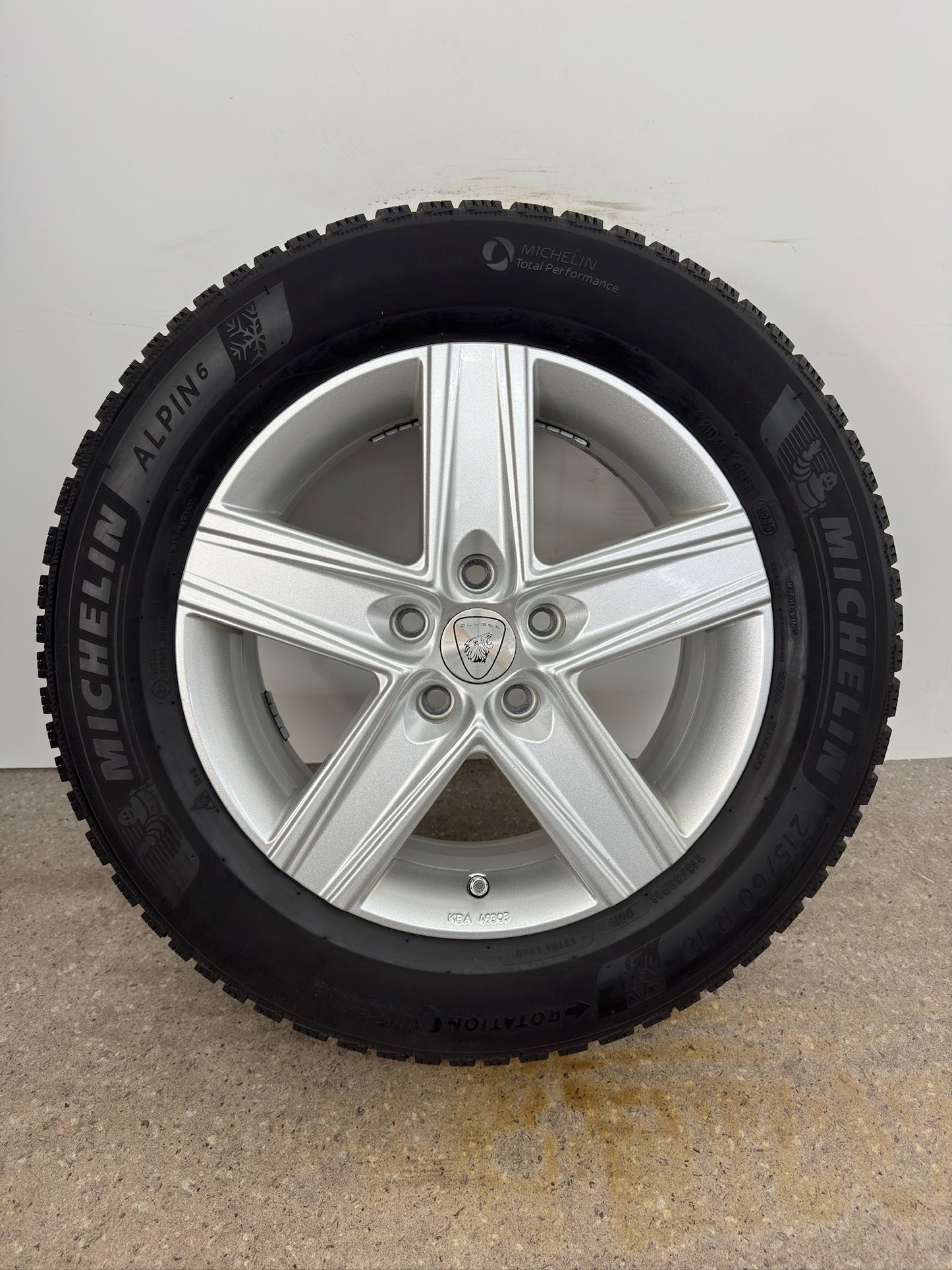 TOP 7,3 / 6,5mm VW Touran II 2 5T Skoda Yeti 5L 16 Zoll Winterräder Winterreifen Felgen Alufelgen KBA49303 Silber 215/60 R16 99H Michelin Alpin 6 Winterradsatz M+S