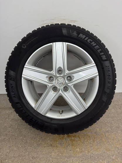 TOP 7,3 / 6,5mm VW Touran II 2 5T Skoda Yeti 5L 16 Zoll Winterräder Winterreifen Felgen Alufelgen KBA49303 Silber 215/60 R16 99H Michelin Alpin 6 Winterradsatz M+S