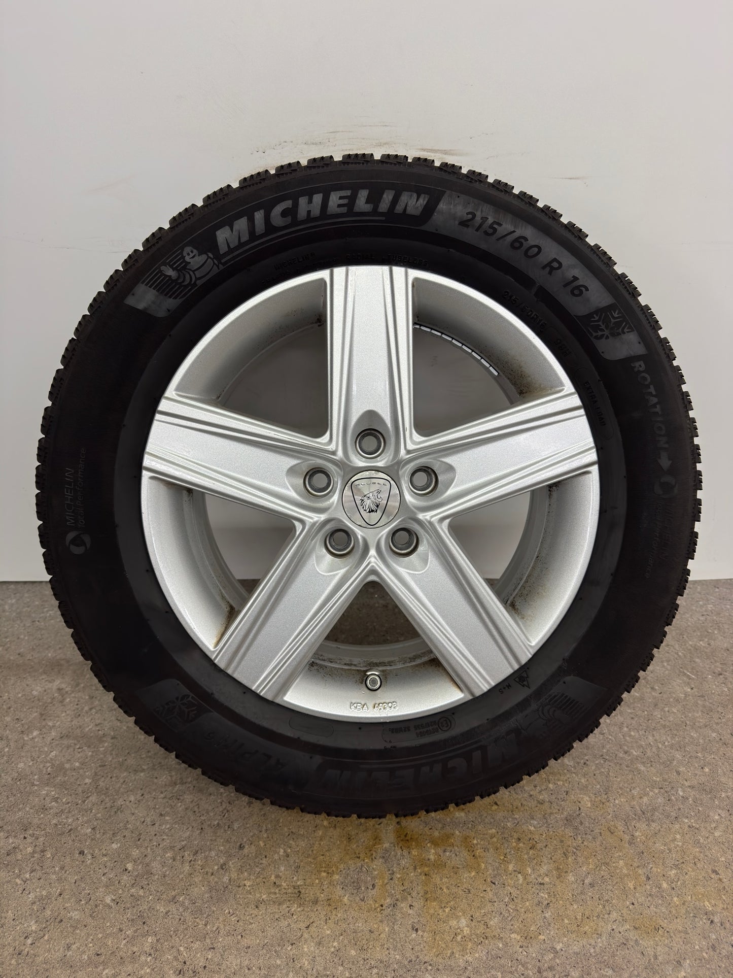 TOP 7,3 / 6,5mm VW Touran II 2 5T Skoda Yeti 5L 16 Zoll Winterräder Winterreifen Felgen Alufelgen KBA49303 Silber 215/60 R16 99H Michelin Alpin 6 Winterradsatz M+S