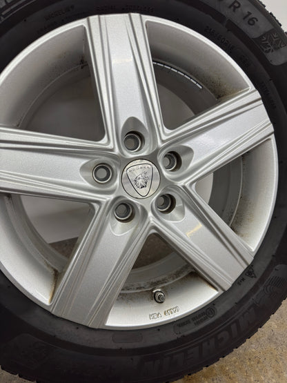 TOP 7,3 / 6,5mm VW Touran II 2 5T Skoda Yeti 5L 16 Zoll Winterräder Winterreifen Felgen Alufelgen KBA49303 Silber 215/60 R16 99H Michelin Alpin 6 Winterradsatz M+S