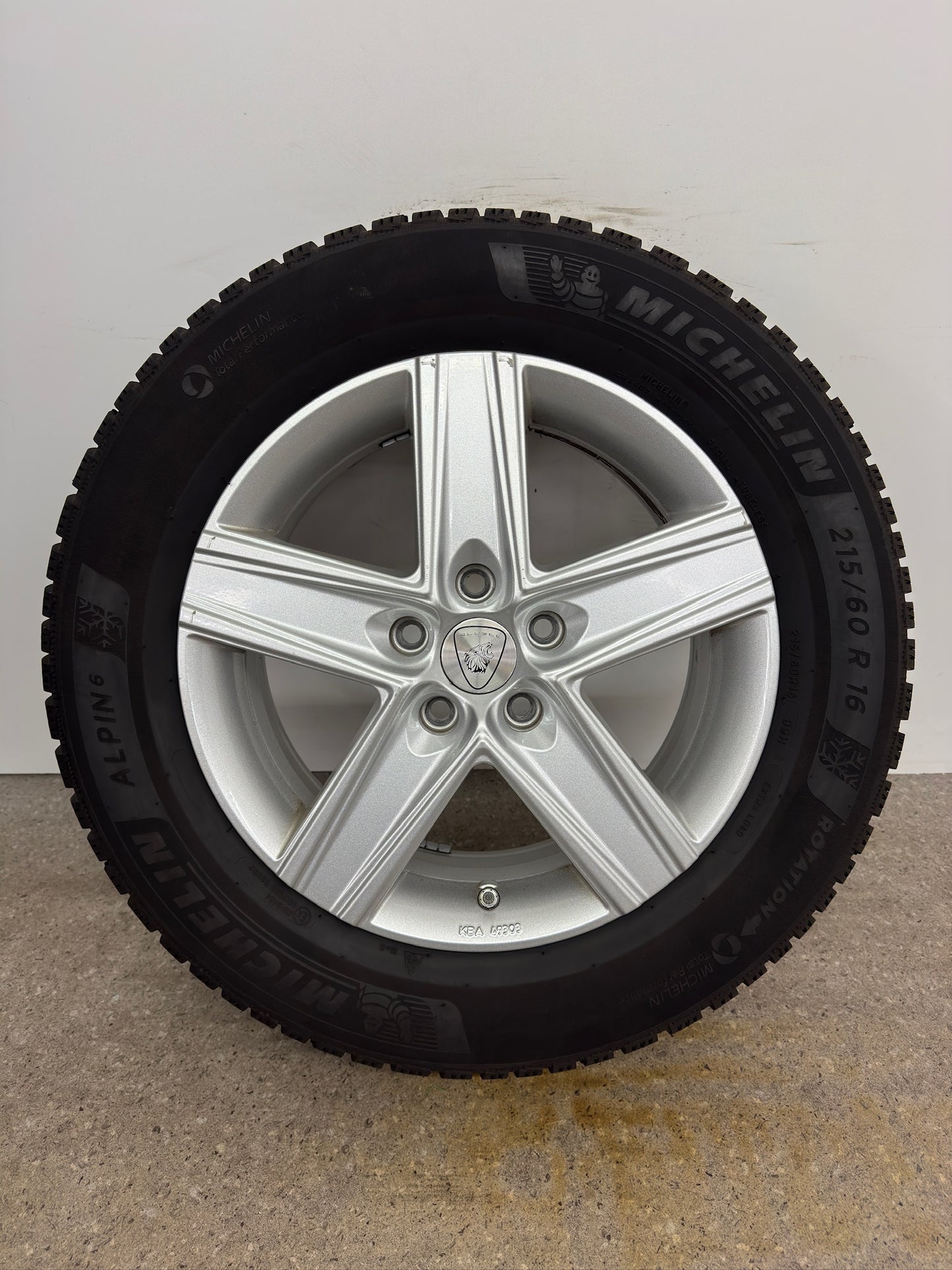 TOP 7,3 / 6,5mm VW Touran II 2 5T Skoda Yeti 5L 16 Zoll Winterräder Winterreifen Felgen Alufelgen KBA49303 Silber 215/60 R16 99H Michelin Alpin 6 Winterradsatz M+S