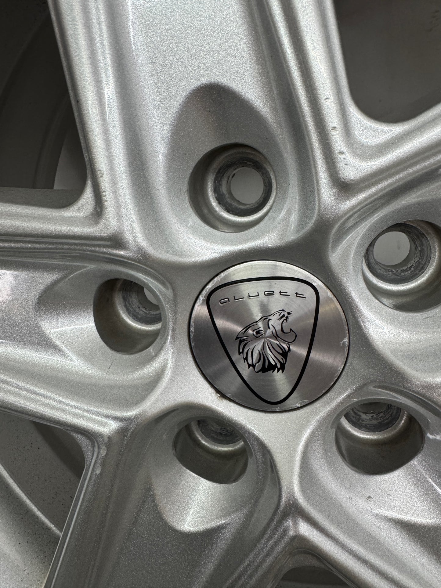 TOP 7,3 / 6,5mm VW Touran II 2 5T Skoda Yeti 5L 16 Zoll Winterräder Winterreifen Felgen Alufelgen KBA49303 Silber 215/60 R16 99H Michelin Alpin 6 Winterradsatz M+S