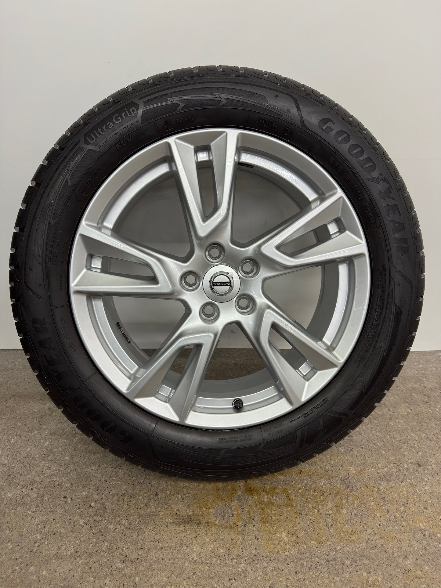 TOP 7,8 / 6,8mm Original Volvo XC40 X 536 S90 V90 Cross Country 18 Zoll Winterräder Winterrreifen Felgen 31362866 Alufelgen 235/55 R18 104H M+S SUV Silber Winterradsatz 5x108 7,5x18 ET50,5