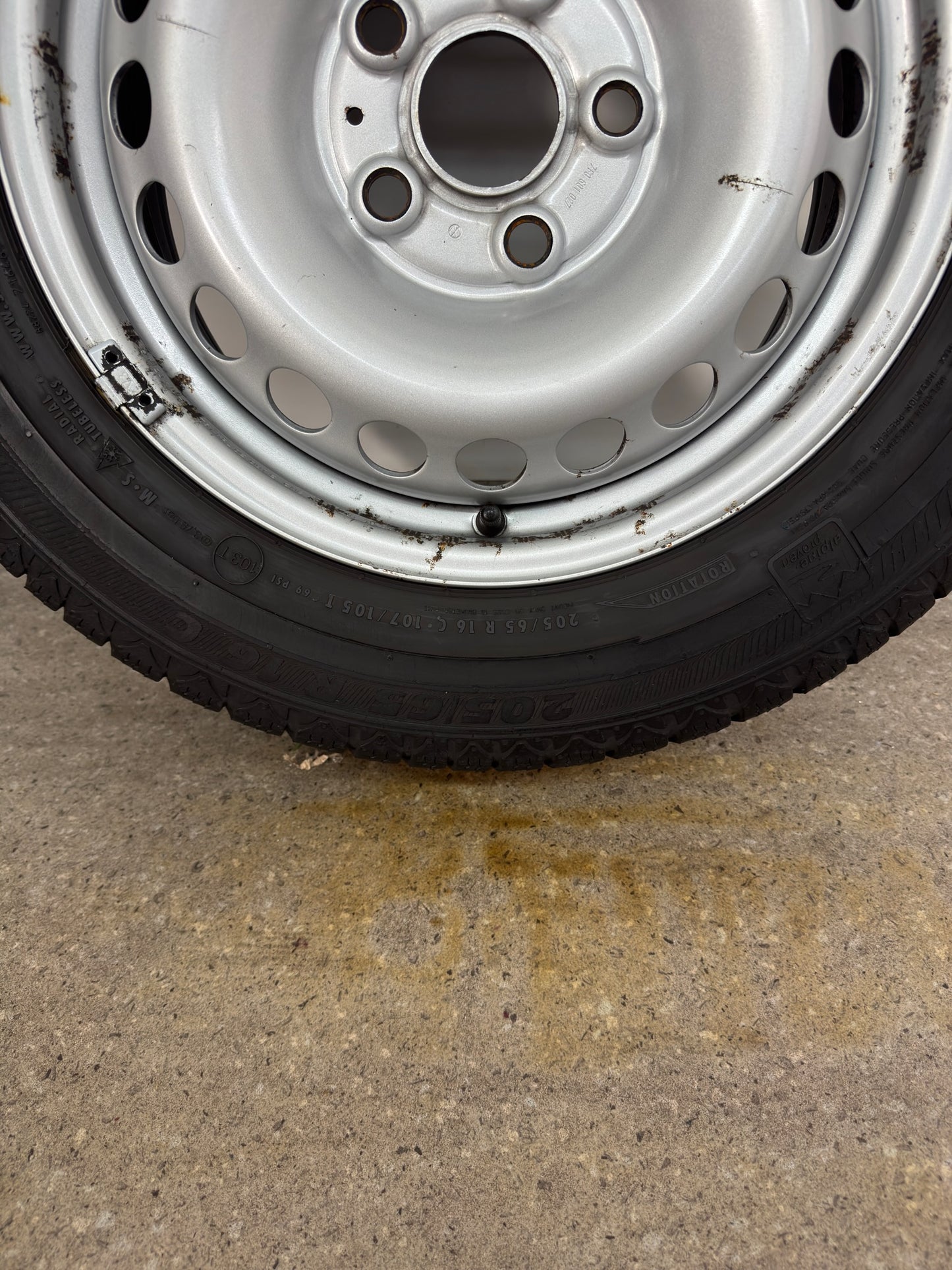 TOP 8 - 7mm Original VW T5 T6 Transporter Kastenwagen 16 Zoll Winterräder Winterreifen Felgen 7F0601027 Stahlfelgen 6,5x16 ET51 205/65 R16 C 107 105T 103T 5x120 Winterradsatz M+S