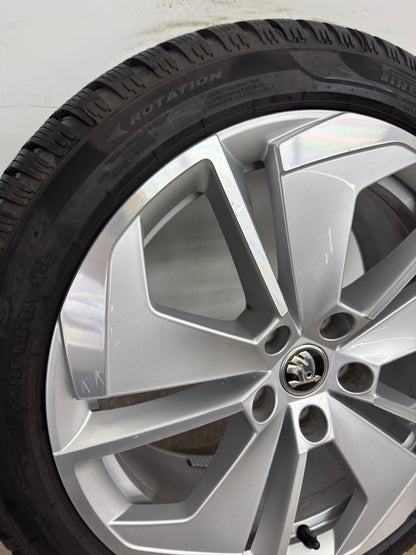 TOP 8/6,5mm Original Skoda Octavia IV NX 18 Zoll Comet Winterräder Winterreifen Felgen 5E3601025AQ 5E3601025AP 5E3601025M 5E3601025N RS Line Scout 225/45 R18 95V Winterradsatz MwSt.