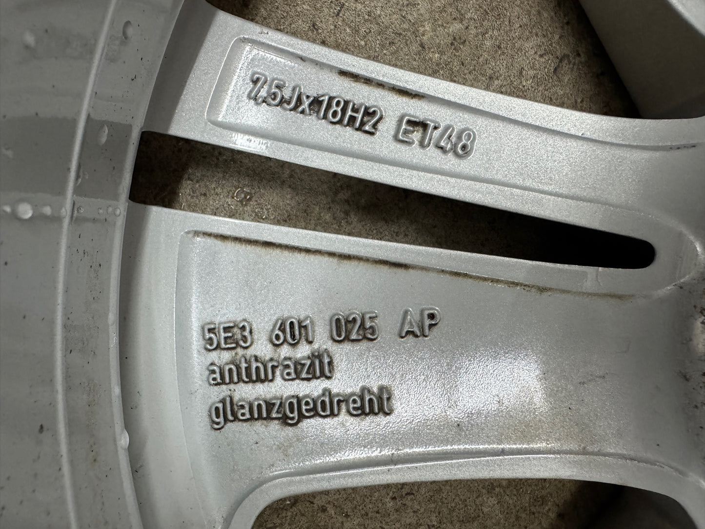 TOP 8/6,5mm Original Skoda Octavia IV NX 18 Zoll Comet Winterräder Winterreifen Felgen 5E3601025AQ 5E3601025AP 5E3601025M 5E3601025N RS Line Scout 225/45 R18 95V Winterradsatz MwSt.
