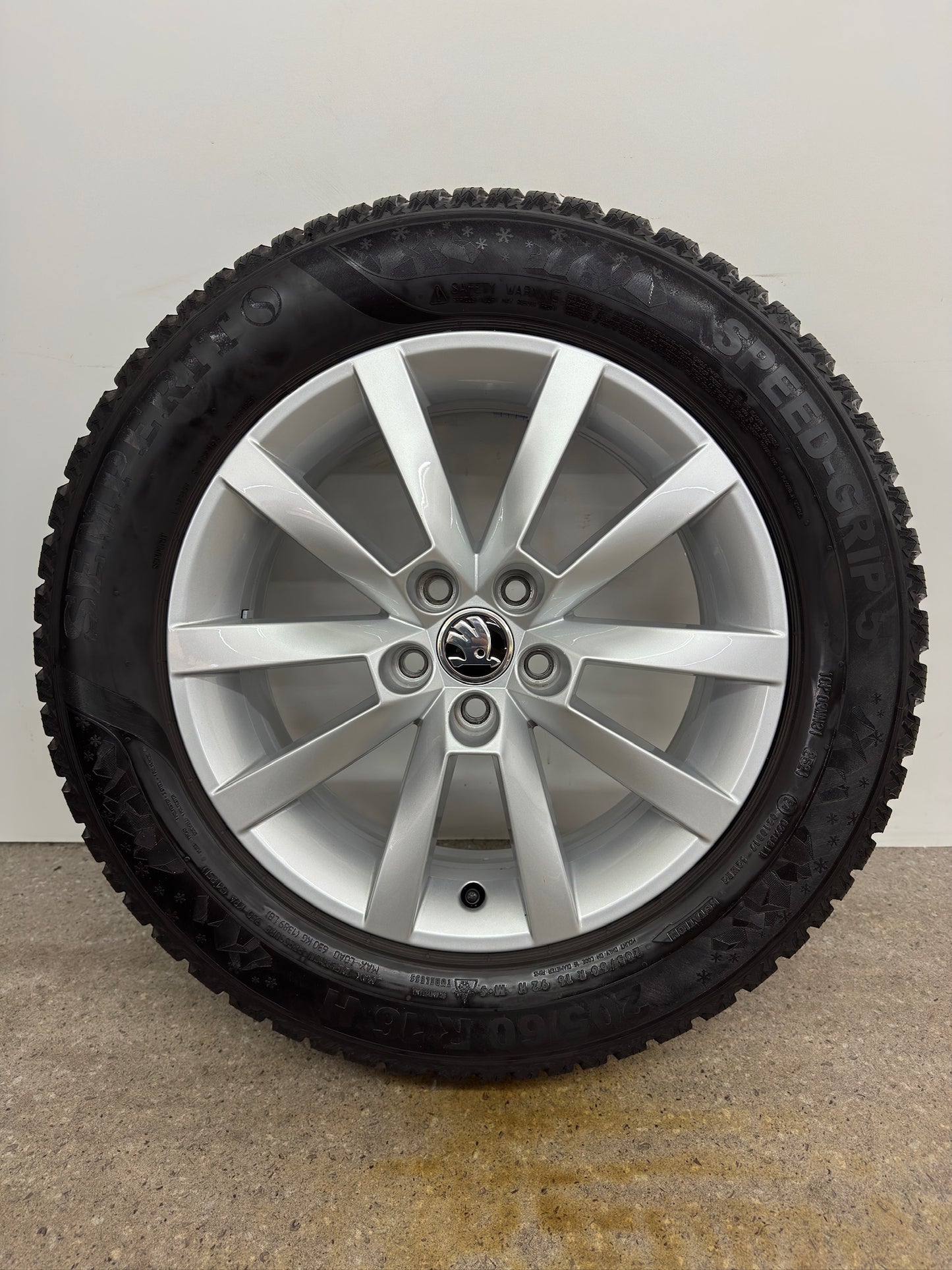 TOP 8 / 7mm Original Skoda Kamiq 16 Zoll Winterräder Winterreifen Felgen 657601025B Alufelgen Silber Ambition Active Style 205/60 R16 92H 6x16 ET38 5x100 Silber Winterradsatz M+S