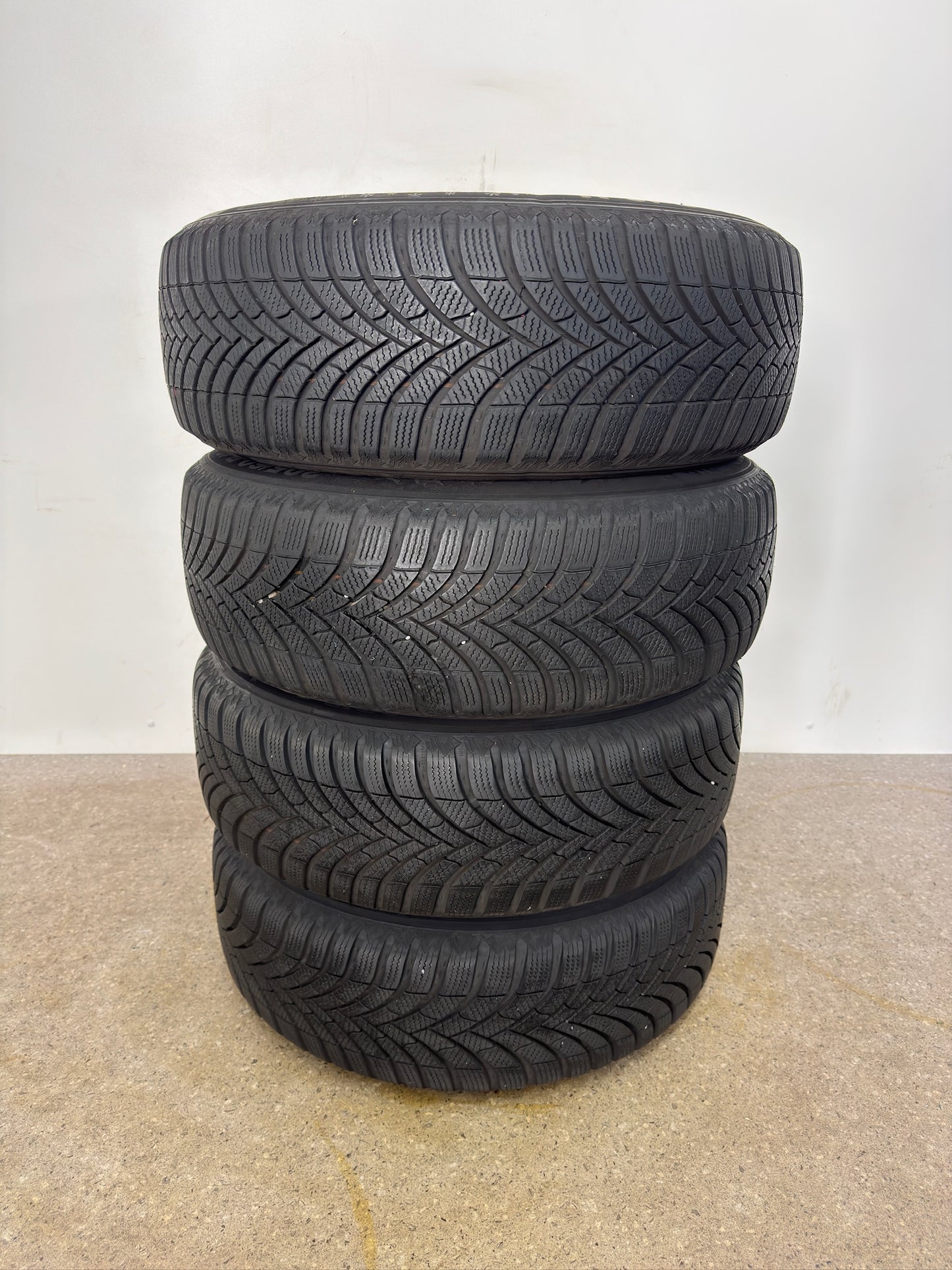 TOP 8 / 7mm Original Skoda Octavia IV NX 16 Zoll Winterräder Winterreifen Felgen 5E0601025BE 5E0601025AA Alufelgen Silber 205/60 R16 92H M+S Limousine Kombi Winterradsatz MwSt.
