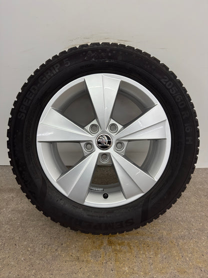 TOP 8 / 7mm Original Skoda Octavia IV NX 16 Zoll Winterräder Winterreifen Felgen 5E0601025BE 5E0601025AA Alufelgen Silber 205/60 R16 92H M+S Limousine Kombi Winterradsatz MwSt.