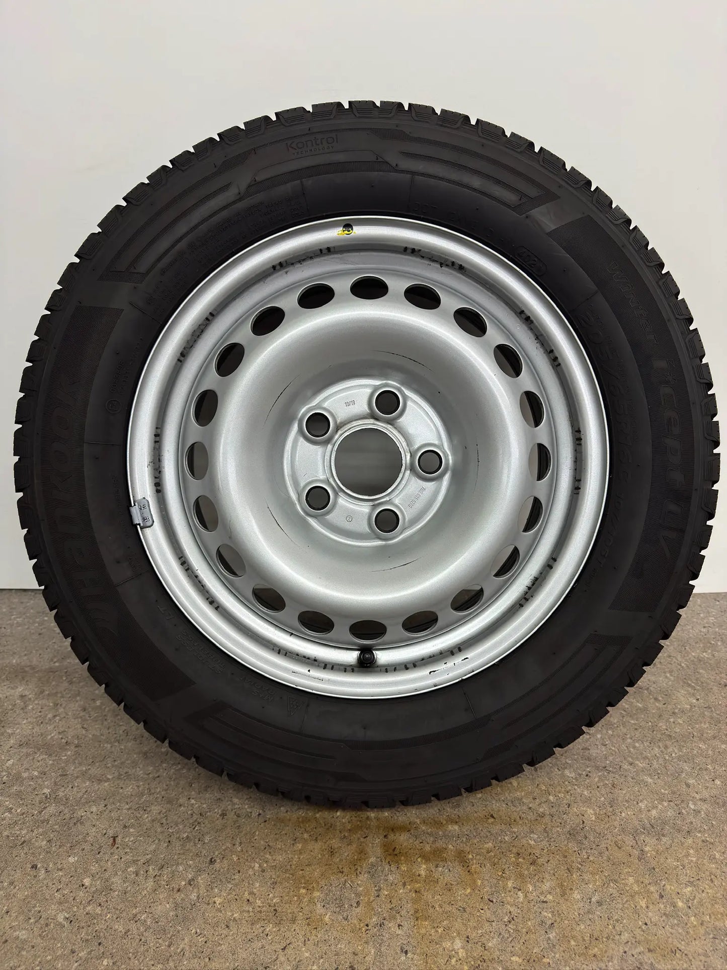 TOP 9 - 8,5 mm Original VW T5 T6 Transporter Kastenwagen 16 Zoll Winterräder Winterreifen Felgen 7F0601027 Stahlfelgen 6,5x16 ET51 205/65 R16 C 107 105T 103T 5x120 Winterradsatz M+S