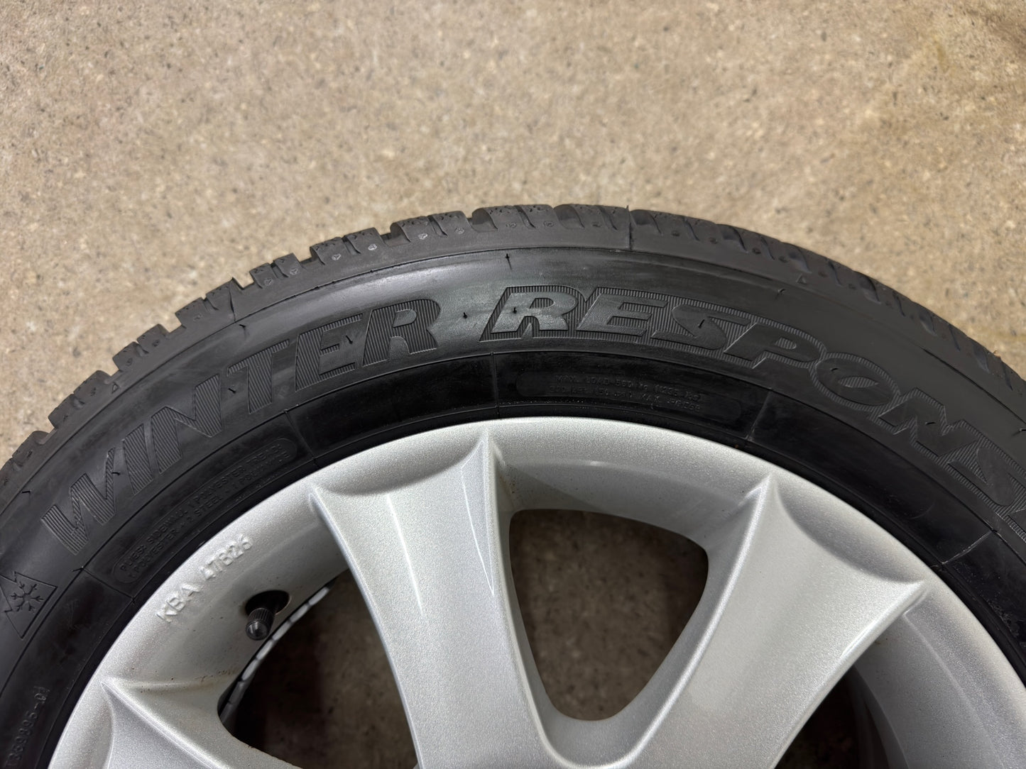 TOP Audi A1 8X Skoda Fabia 5J 6V Roomster Rapid NH VW Cross Polo 6R 9N 15 Zoll Winterräder Winterreifen Felgen Alufelgen 185/60 R15 88T M+S Winterkomplettradsatz Silber KBA47826 5x100