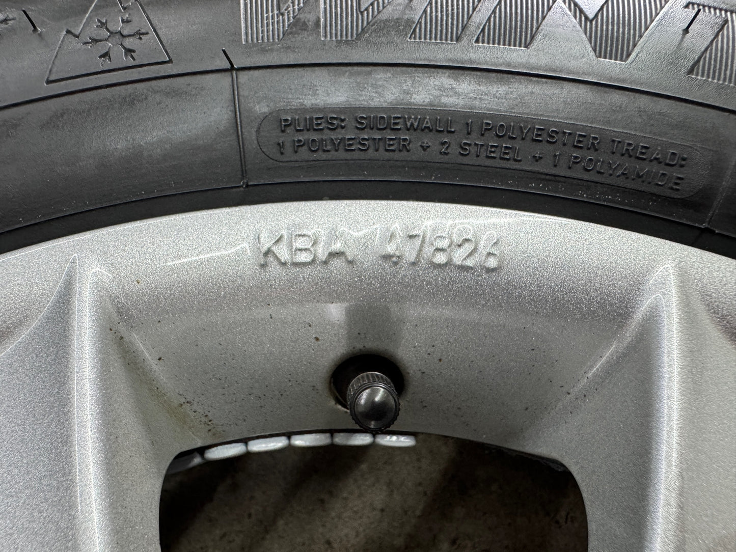 TOP Audi A1 8X Skoda Fabia 5J 6V Roomster Rapid NH VW Cross Polo 6R 9N 15 Zoll Winterräder Winterreifen Felgen Alufelgen 185/60 R15 88T M+S Winterkomplettradsatz Silber KBA47826 5x100