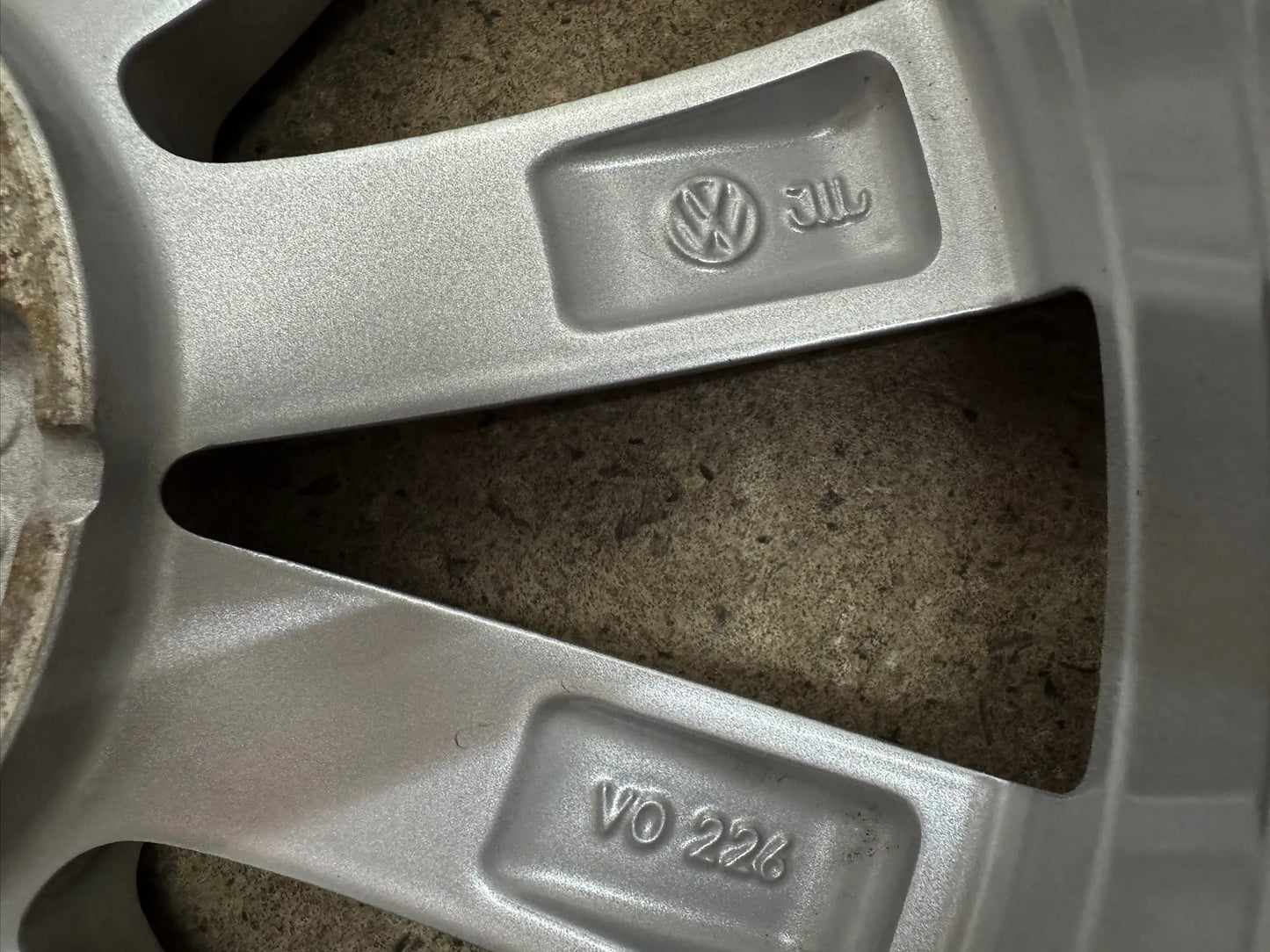 TOP DOT22 Original VW Polo VI 6 2G AW 16 Zoll Merano Winterräder Winterreifen Felgen 2G0601025A 2G0071496 Alufelgen 185/60 R16 90H KBA 51206 R-Line Silber 5x100 6x16 ET45 Winterradsatz
