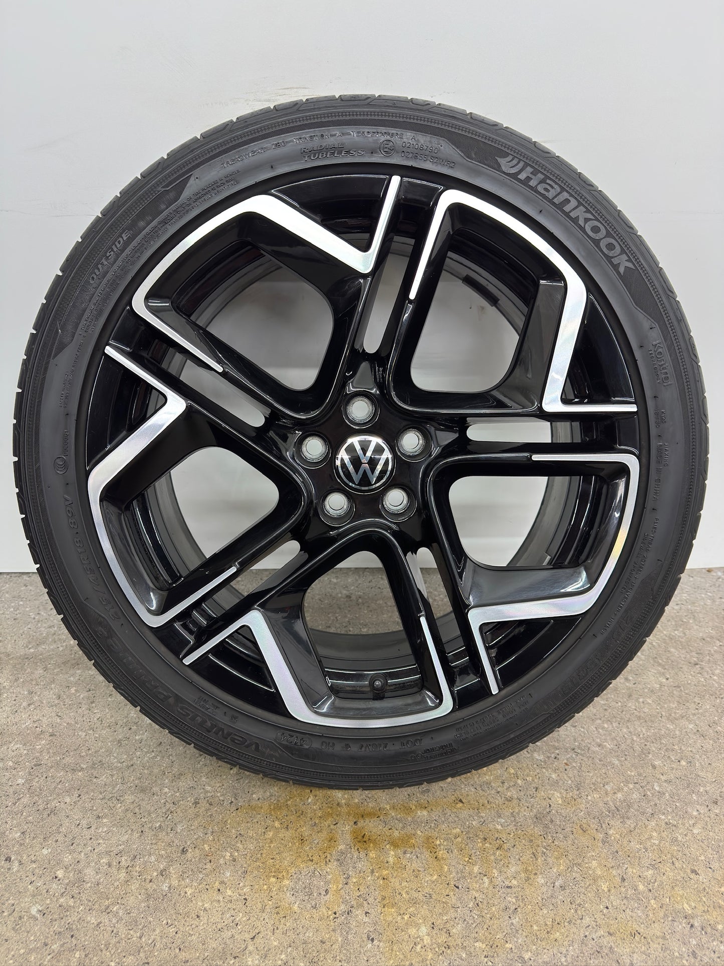 TOP DOT24 Original VW T-Cross C1 York 18 Zoll Sommerräder Sommerreifen Felgen 2GM601025AM 2GM601025AN Alufelgen 215/45 R18 89V R-Line Sport Edition Schwarz Glanz 7x18 ET39 5x100 Sommerradsatz SUV
