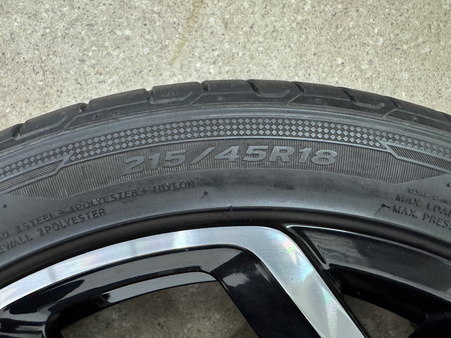 TOP DOT24 Original VW T-Cross C1 York 18 Zoll Sommerräder Sommerreifen Felgen 2GM601025AM 2GM601025AN Alufelgen 215/45 R18 89V R-Line Sport Edition Schwarz Glanz 7x18 ET39 5x100 Sommerradsatz SUV