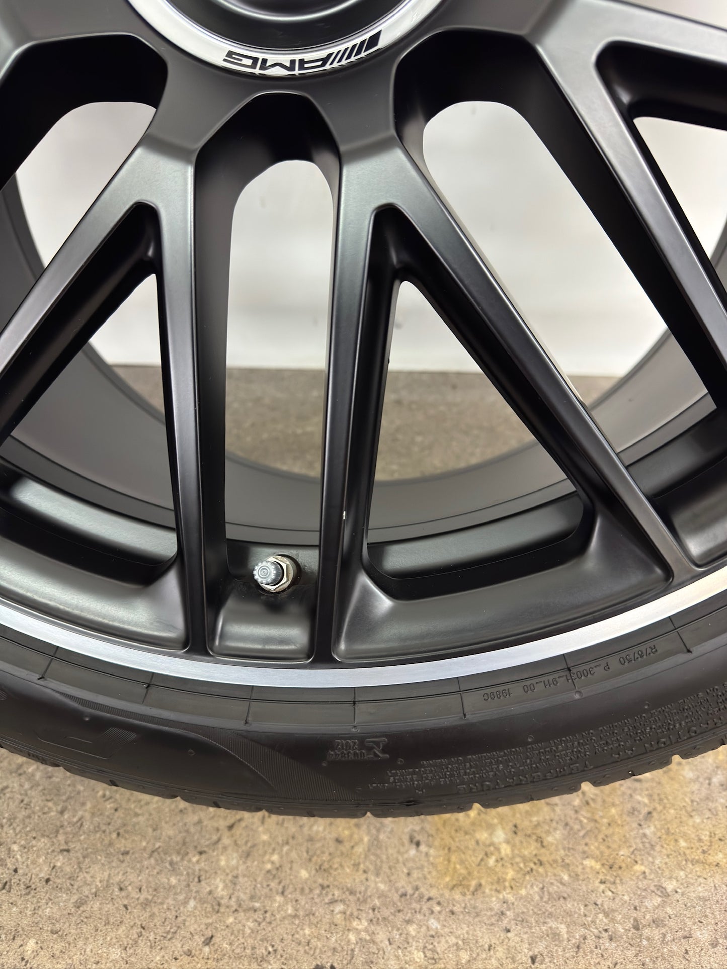 TOP DOT24/25 Original Mercedes SL R 232 21 Zoll AMG 43 55 63 S Sommerräder Sommerreifen Felgen A2324012900 A2324013000 Alufelgen E Performance 4MATIC+ Roadster 275/35 ZR21 103Y 305/30 ZR 104Y MO1
