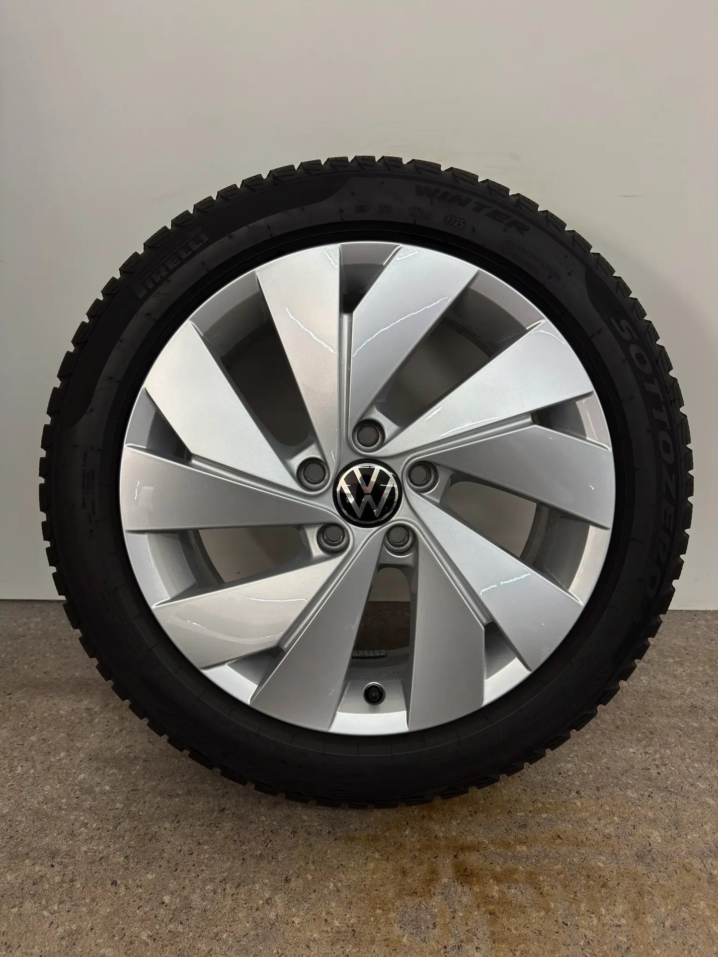TOP DOT25 Original VW Golf VIII 8 5H CD 17 Zoll Belmont Nottingham Winterräder Winterreifen Felgen 5H0601025B Alufelgen 205/55 R17 Pirelli 6,5x17 ET46 5x112 GTI GTE R-Line Silber Radsatz