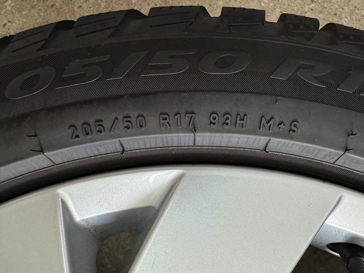 TOP DOT25 Original VW Golf VIII 8 5H CD 17 Zoll Belmont Nottingham Winterräder Winterreifen Felgen 5H0601025B Alufelgen 205/55 R17 Pirelli 6,5x17 ET46 5x112 GTI GTE R-Line Silber Radsatz