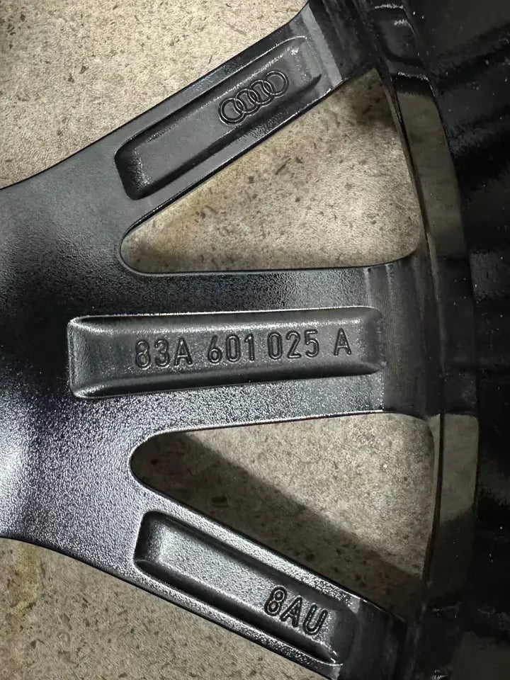 TOP Original Audi Q3 RSQ3 F3 FJ 20 Zoll Winterräder Winterreifen Felgen 83A601025A 83A601025T Alufelgen Audi Sport RS Q3 Schwarz Black 8,5x20 ET38 5x112 255/40 R20 101W Winterradsatz Sportback