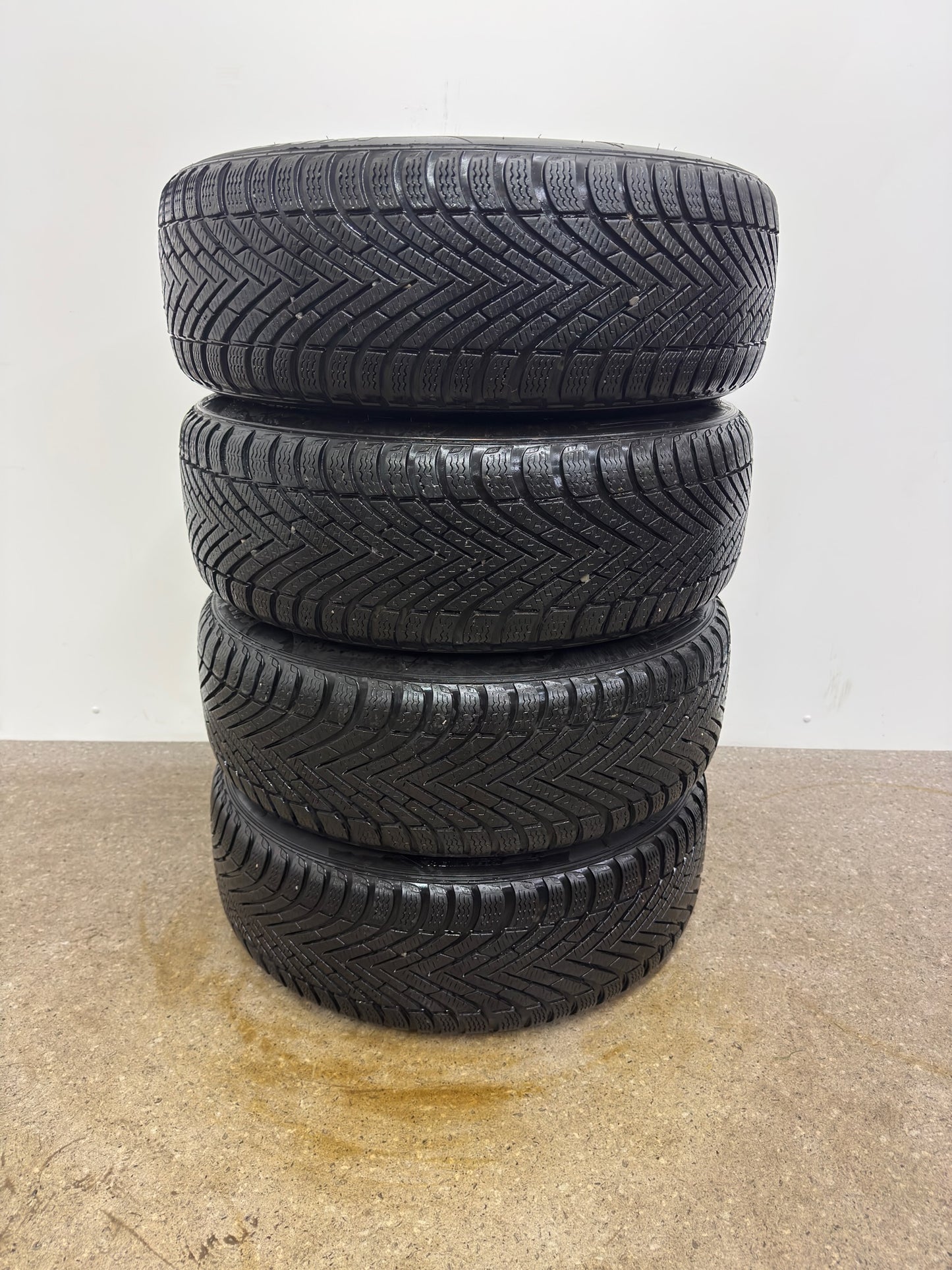 TOP Original BMW 1er F40 2er Gran Coupé F44 16 Zoll Winterräder Winterreifen inkl. Blenden Felgen Stahlfelgen 6864660 195/60 R16 89H M+S 7x16 IS47 ET47 RDCi RDKS Pirelli BMW Stern * Winterradsatz
