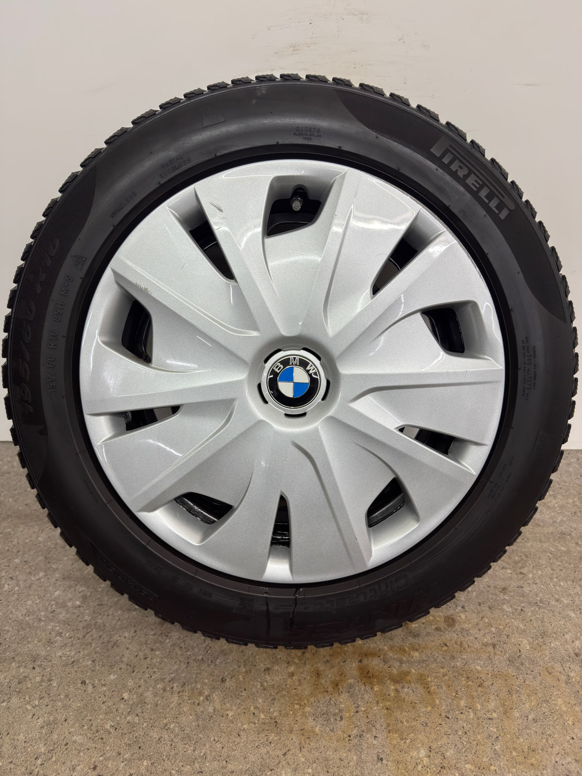 TOP Original BMW 1er F40 2er Gran Coupé F44 16 Zoll Winterräder Winterreifen inkl. Blenden Felgen Stahlfelgen 6864660 195/60 R16 89H M+S 7x16 IS47 ET47 RDCi RDKS Pirelli BMW Stern * Winterradsatz