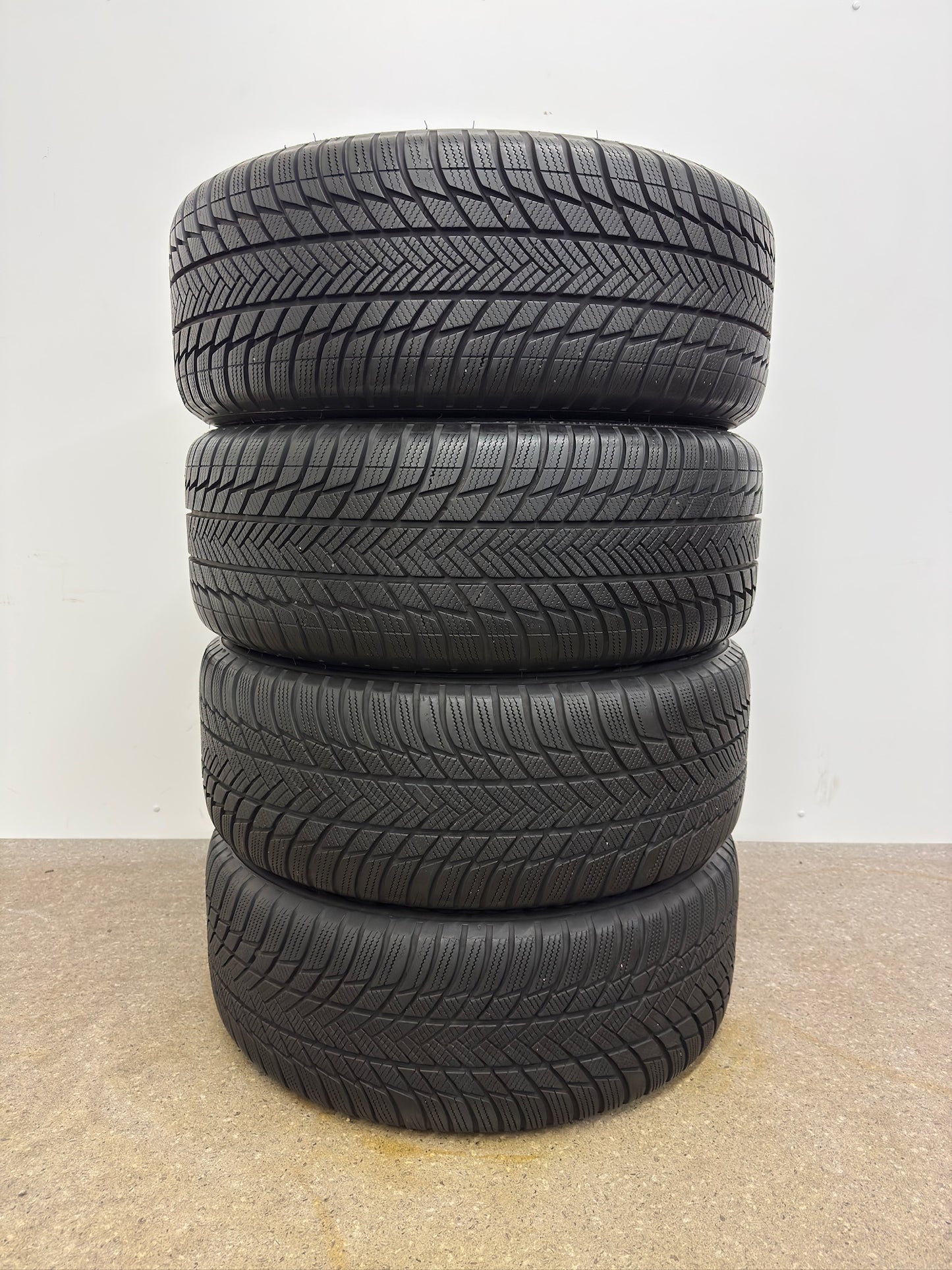TOP Original Mercedes GLA H 247 GLB X 247 19 Zoll AMG Winterräder Winterreifen Felgen A2474011500 Alufelgen 235/50 R19 99H MO 7,5x19 ET53 5x112 SUV 4MATIC Sport Line Winterradsatz M+S MwSt.