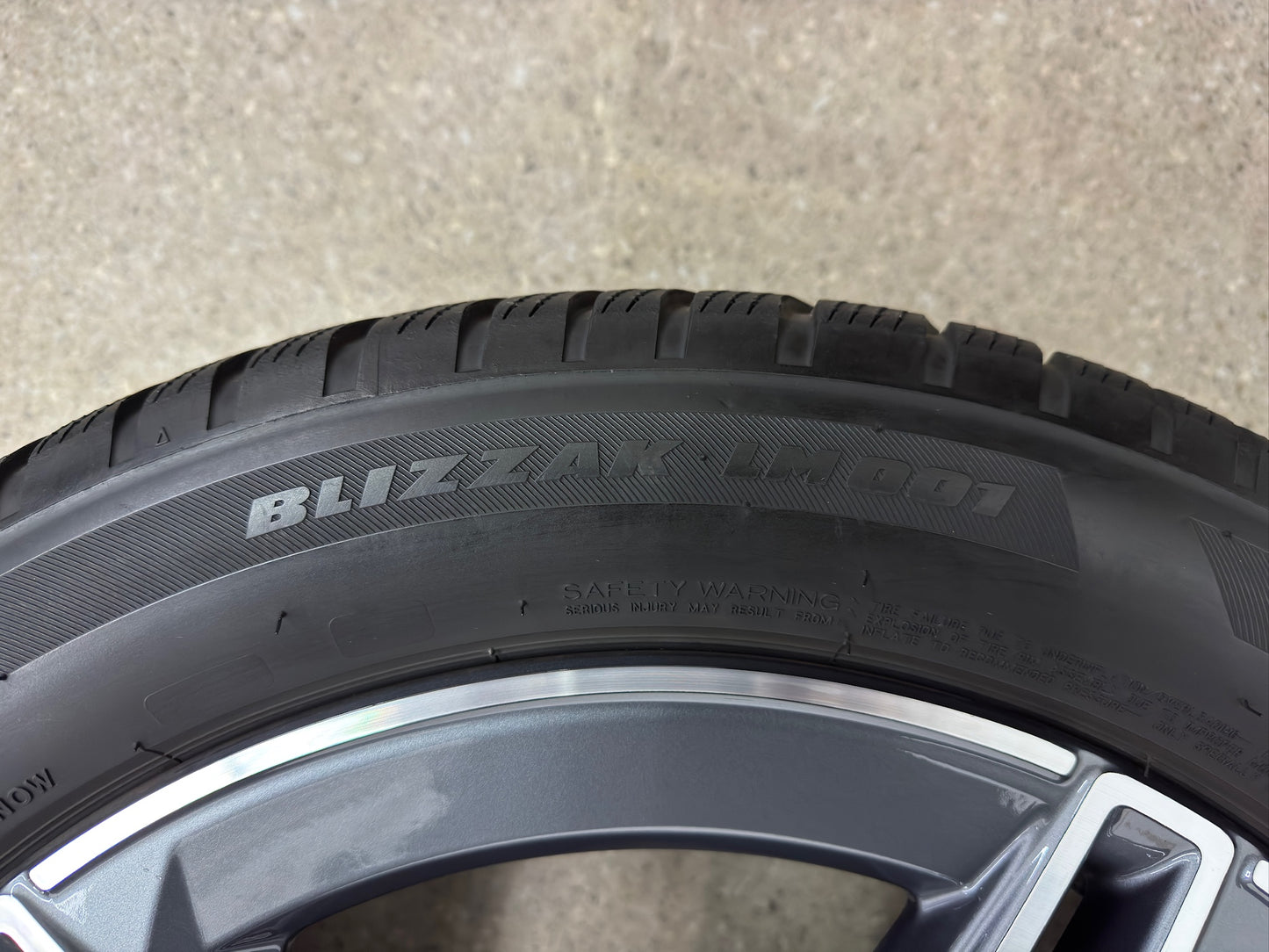 TOP Original Mercedes GLA H 247 GLB X 247 19 Zoll AMG Winterräder Winterreifen Felgen A2474011500 Alufelgen 235/50 R19 99H MO 7,5x19 ET53 5x112 SUV 4MATIC Sport Line Winterradsatz M+S MwSt.