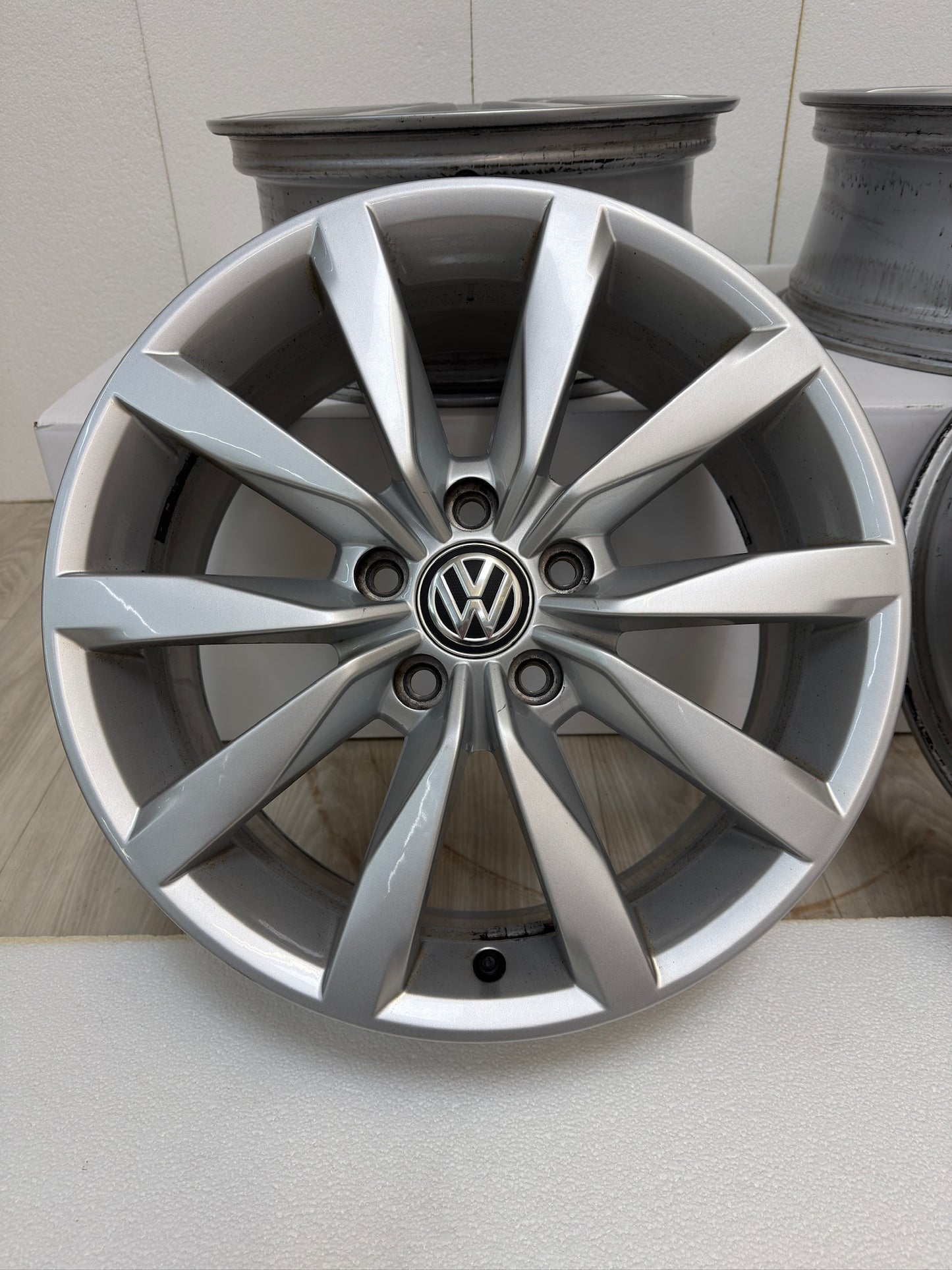 TOP Original VW Golf VII 7 5G 17 Zoll Dijon Felgen Alufelgen 5G0601025CH 7x17 ET49 Silber Variant Kombi Limousine GTI GTD R-Line 5x112 Felgensatz MwSt. auweisbar
