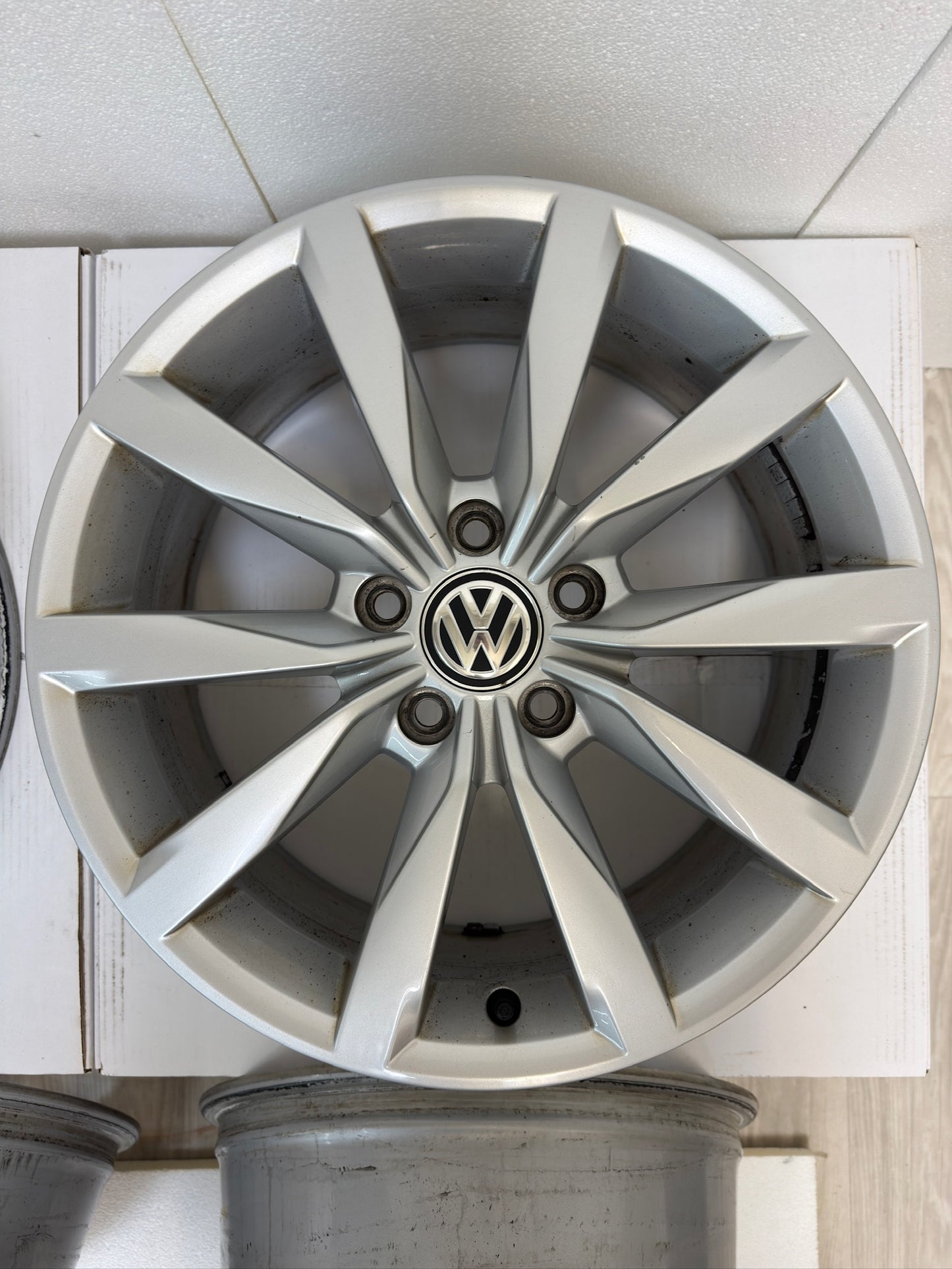 TOP Original VW Golf VII 7 5G 17 Zoll Dijon Felgen Alufelgen 5G0601025CH 7x17 ET49 Silber Variant Kombi Limousine GTI GTD R-Line 5x112 Felgensatz MwSt. auweisbar